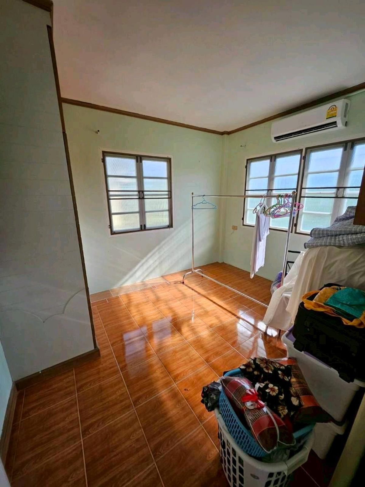 ขายบ้านเอกชัย บางบอน : ราคาearly bird ก่อนรีโนเวทเสร็จ บ้านเดี่ยวหลังมุม พร้อมสวนสีเขียวรอบบ้าน หมู่บ้านชัยพฤกษ์ บางบอน 77.5 ตร.ว. พื้นที่ใช้สอย 250 ตร.ม. 3 ห้องนอน 2 ห้องน้ำ เพียง 6.7 ล้าน ฟรีค่าโอน เดินทางสะดวกหลายเส้นทาง