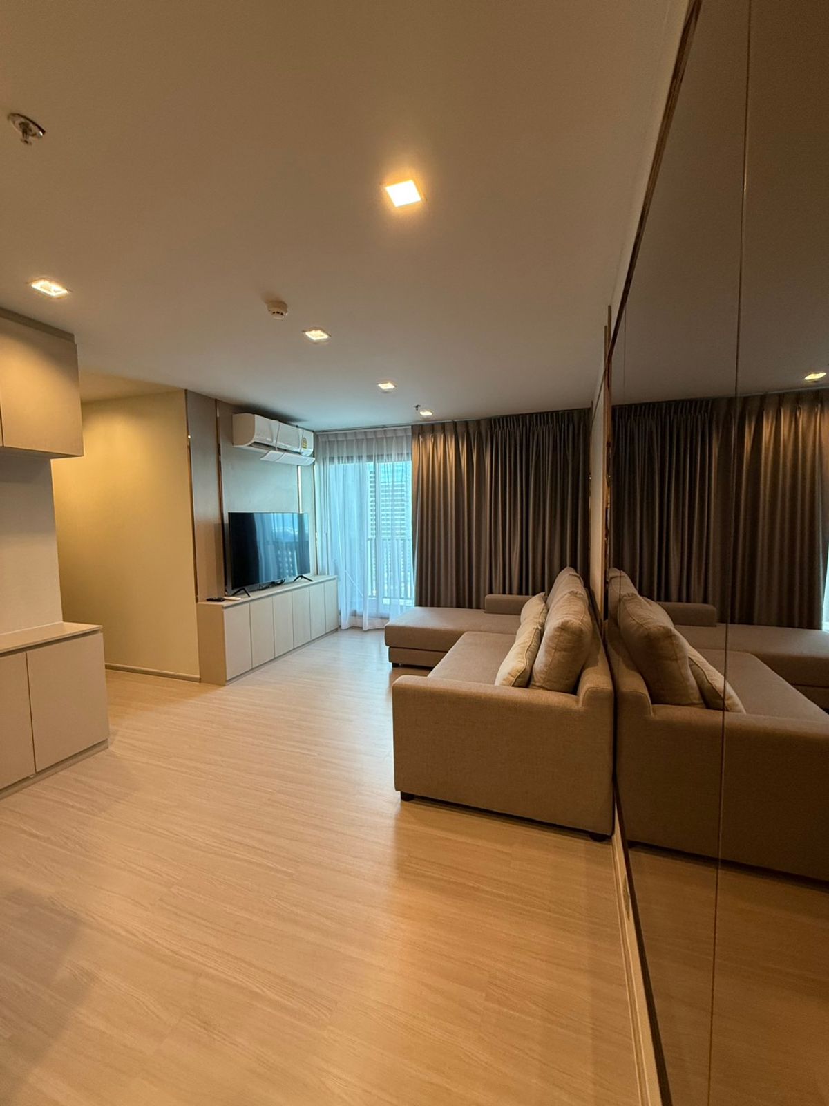 For RentCondoLadprao, Central Ladprao : Condo for rent: Life Lat Phrao, 2 bedrooms, 2 bathrooms.
