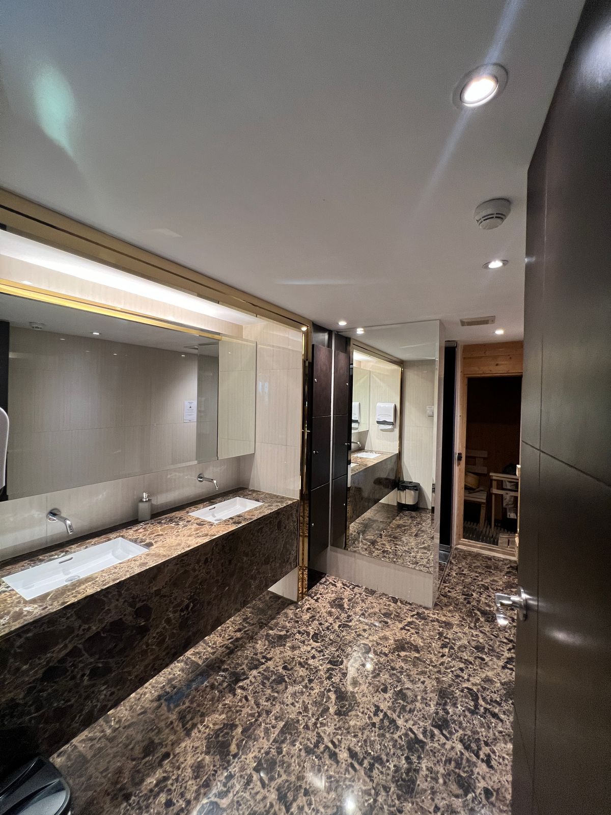 ให้เช่าคอนโดสุขุมวิท อโศก ทองหล่อ : ให้เช่า คอนโด 2 นอน 2 น้ำ ห้องกว้าง สวย วิวดี เฟอร์นิเจอร์ครบ พร้อมอยู่ ใกล้ BTS พร้อมพงษ์