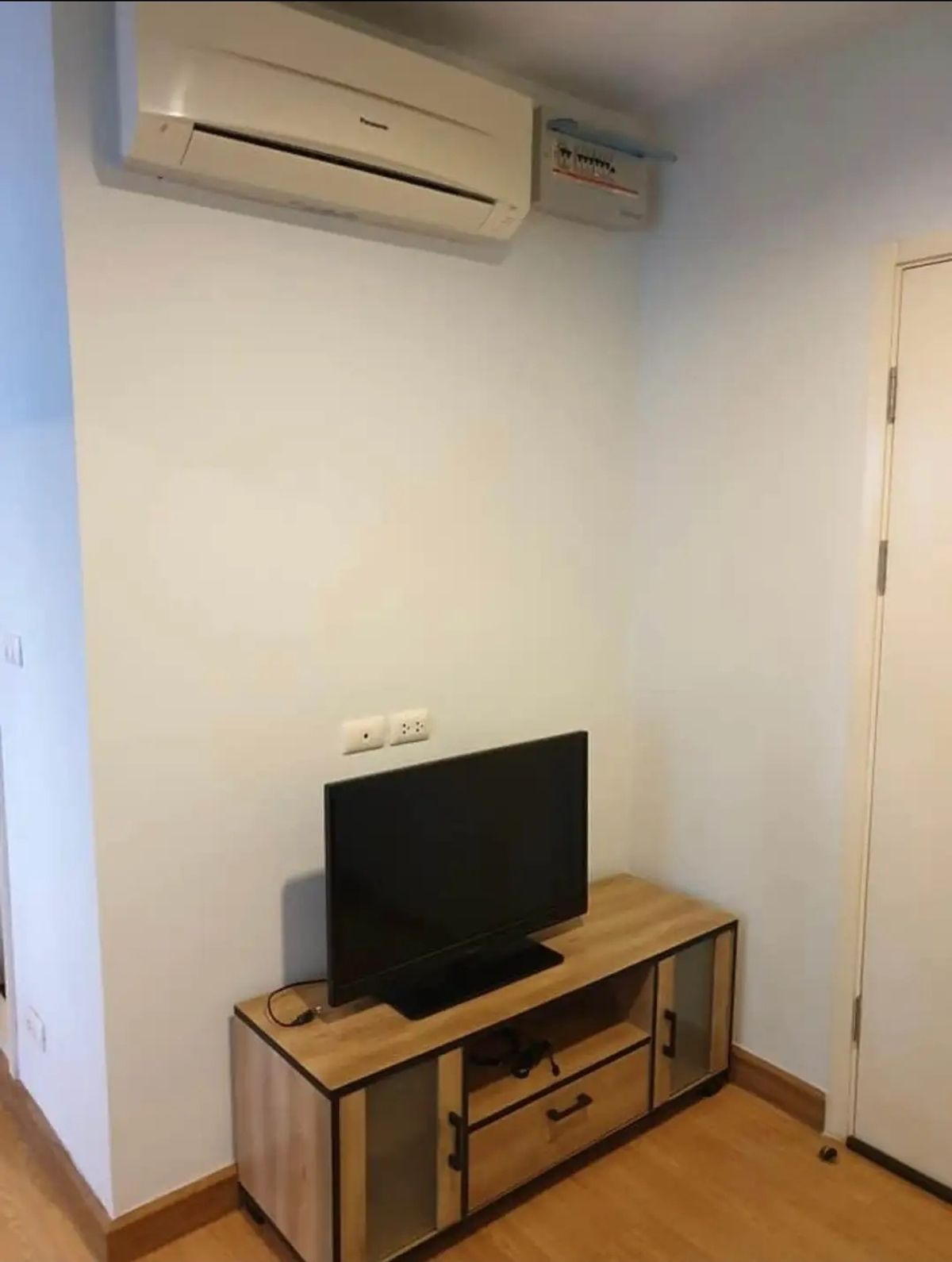 For RentCondoKhlongtoei, Kluaynamthai : For rent 📍 Aspire Rama 4 📍 Fully furnished and equipped, near BTS Ekkamai