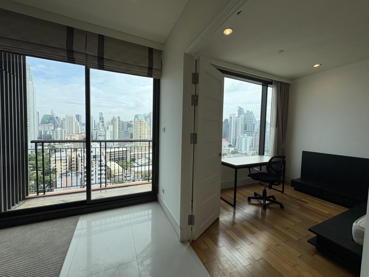 For SaleCondoSukhumvit, Asoke, Thonglor : 03/04/2026, Great value! 1 bedroom condo at Aguston Sukhumvit 22 ready to move in
near BTS with complete amenities starting at 6.85 million! 0642748883