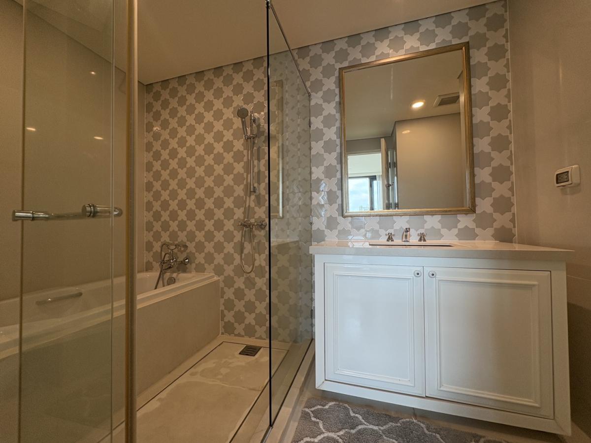 For SaleCondoSukhumvit, Asoke, Thonglor : 03/04/2026, Great value! 1 bedroom condo at Aguston Sukhumvit 22 ready to move in
near BTS with complete amenities starting at 6.85 million! 0642748883