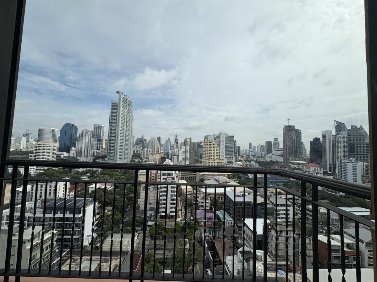 For SaleCondoSukhumvit, Asoke, Thonglor : 03/04/2026, Great value! 1 bedroom condo at Aguston Sukhumvit 22 ready to move in
near BTS with complete amenities starting at 6.85 million! 0642748883