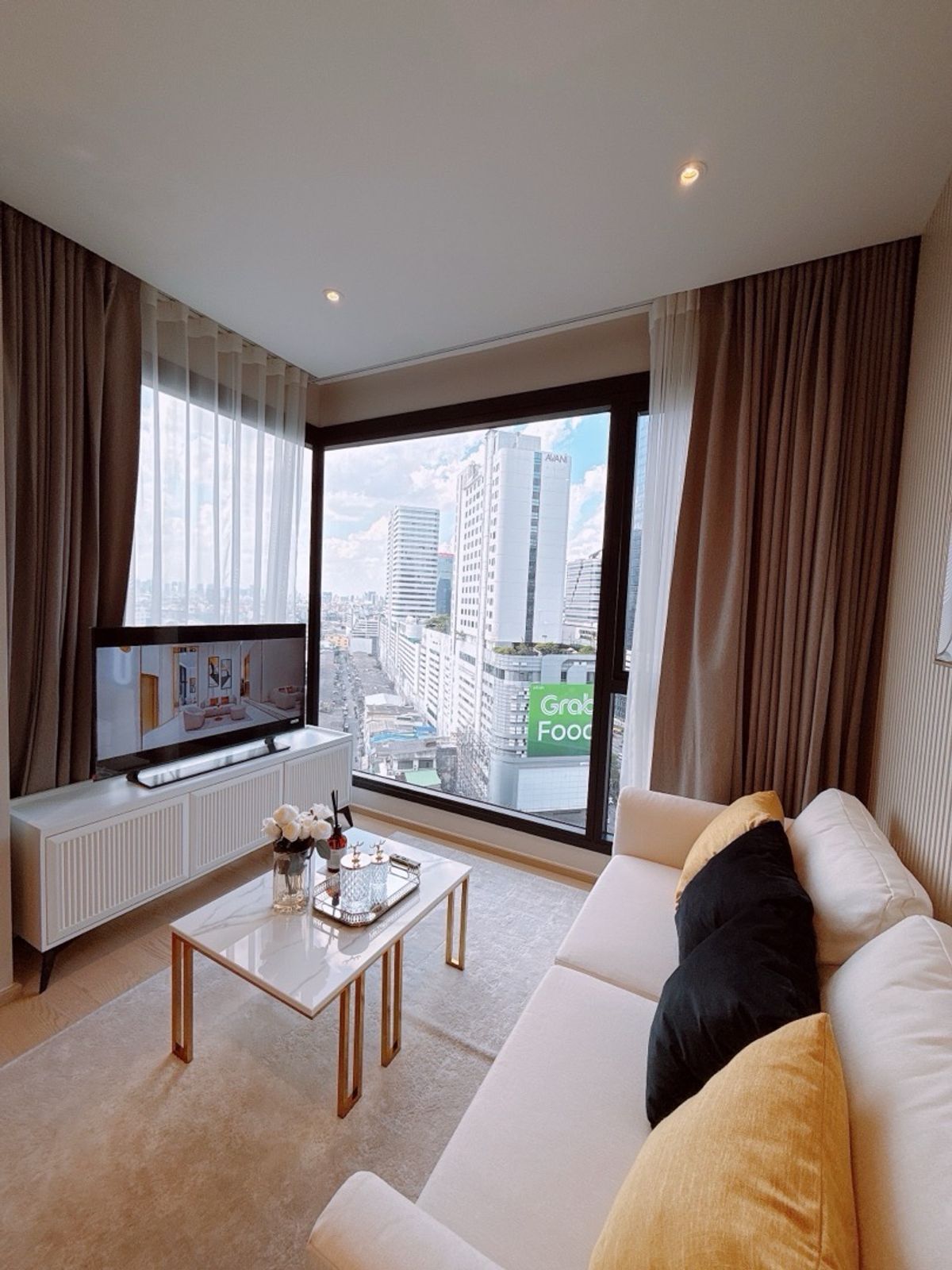 ขายคอนโดพระราม 9 เพชรบุรีตัดใหม่ RCA : 𝐀𝐒𝐇𝐓𝐎𝐍 𝐀𝐒𝐎𝐊𝐄 𝐑𝐀𝐌𝐀𝟗 𝑭𝒓𝒆𝒆 0 𝐁𝐚𝐡𝐭 ห้องใหม่จากโครงการ พร้อมเข้าอยู่ ห้องมุม วิวสวยมาก 