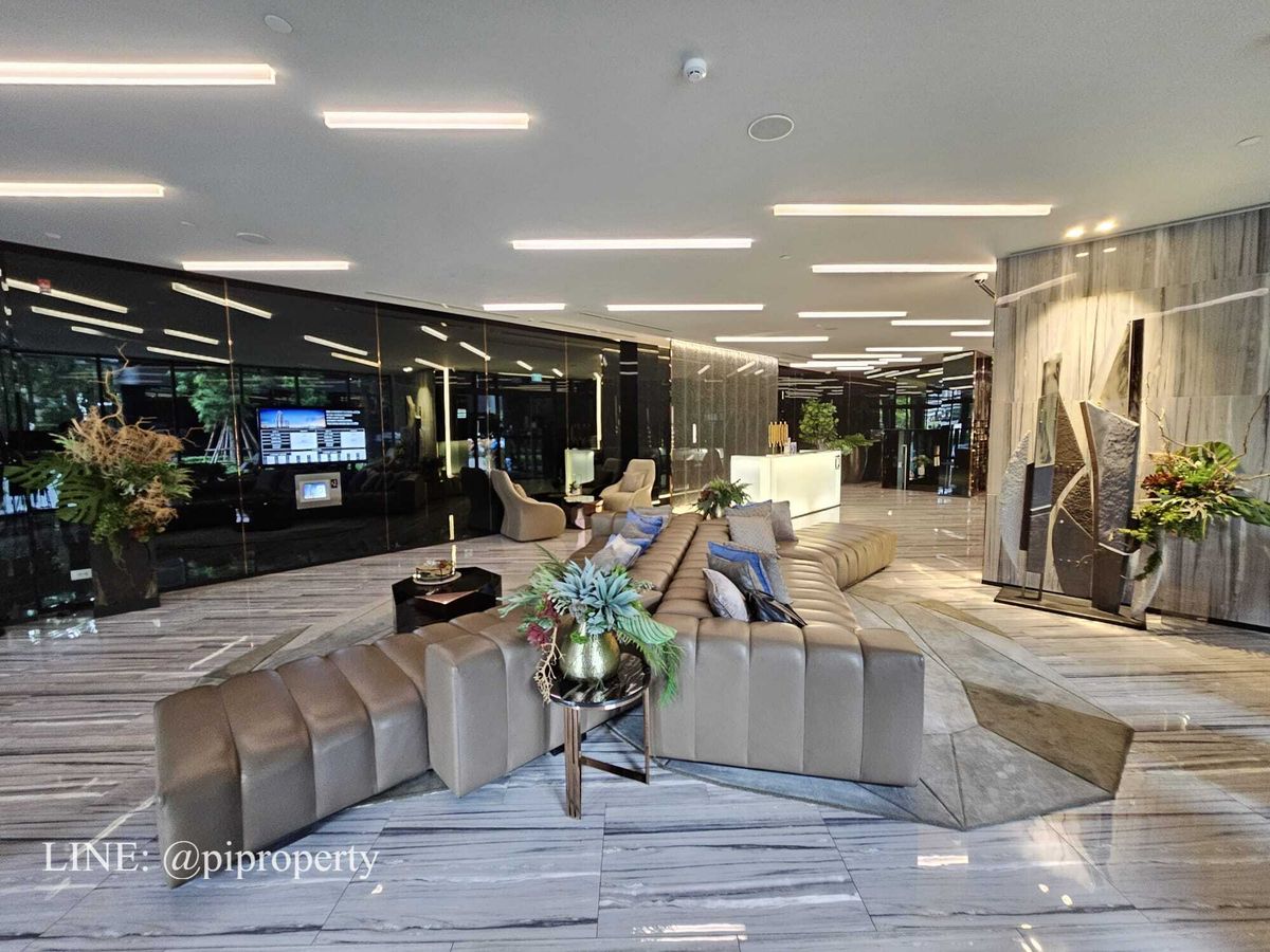 For RentCondoSukhumvit, Asoke, Thonglor : High floor river view 1Bedroom unit for rent in Ideo Q Sukhumvit 36.  Thonglor - Rama 4 lifestyle. Ready for moving in.