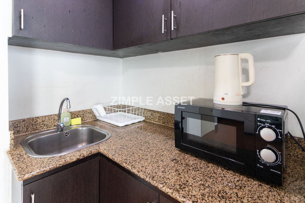 For RentPattanakan, Srinakarin : Line ID: @zimple_asset  Apartment style Condo on Srinakarin Road, Spacious and fully furnished rooms in a peaceful and secure environment, featuring a swimming pool. Conveniently located near MRT Hua Mak. Short-term rentals are also available.