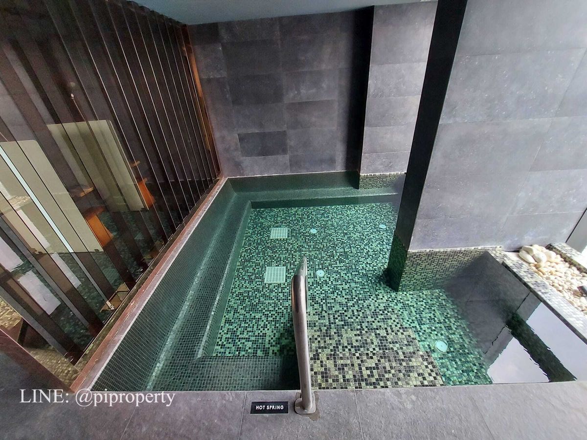 For RentCondoSukhumvit, Asoke, Thonglor : High floor river view 1Bedroom unit for rent in Ideo Q Sukhumvit 36.  Thonglor - Rama 4 lifestyle. Ready for moving in.