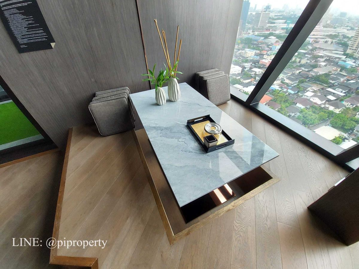 For RentCondoSukhumvit, Asoke, Thonglor : High floor river view 1Bedroom unit for rent in Ideo Q Sukhumvit 36.  Thonglor - Rama 4 lifestyle. Ready for moving in.