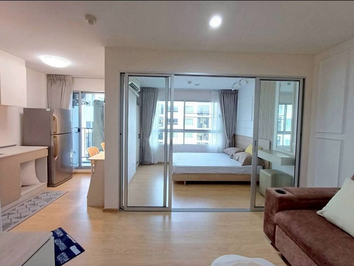For RentCondoNonthaburi, Bang Yai, Bangbuathong : For rent, D condo Rattanathibet, Building A, front building, 6th floor, swimming pool view. In the building there are 7-11 rooms that have never been rented out, near MRT Sai Ma, walking distance, fully furnished. Ready to move in #There is a washing mach