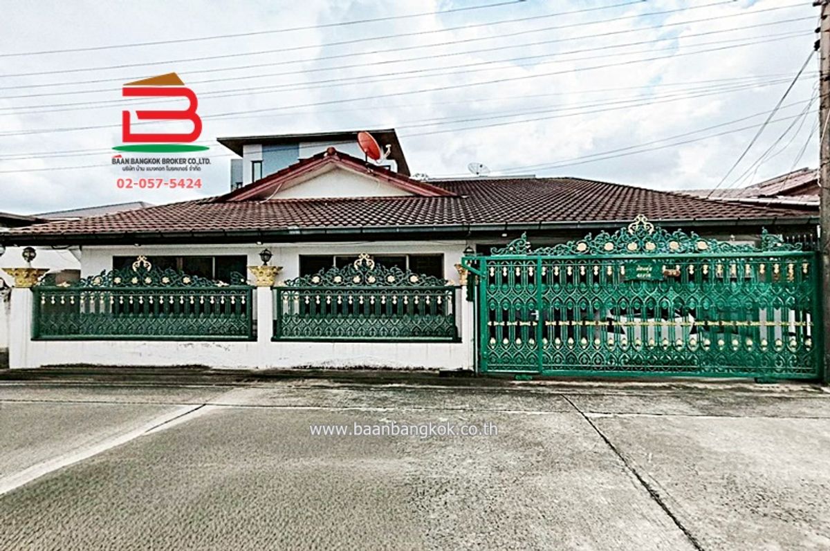 For SaleHouseChokchai 4, Ladprao 71, Ladprao 48, : Single house, Osathit Village 3 (Chokchai 4 Soi 18), area 56 sq m, near Central Eastville, Lat Phrao Subdistrict, Lat Phrao District, Bangkok.