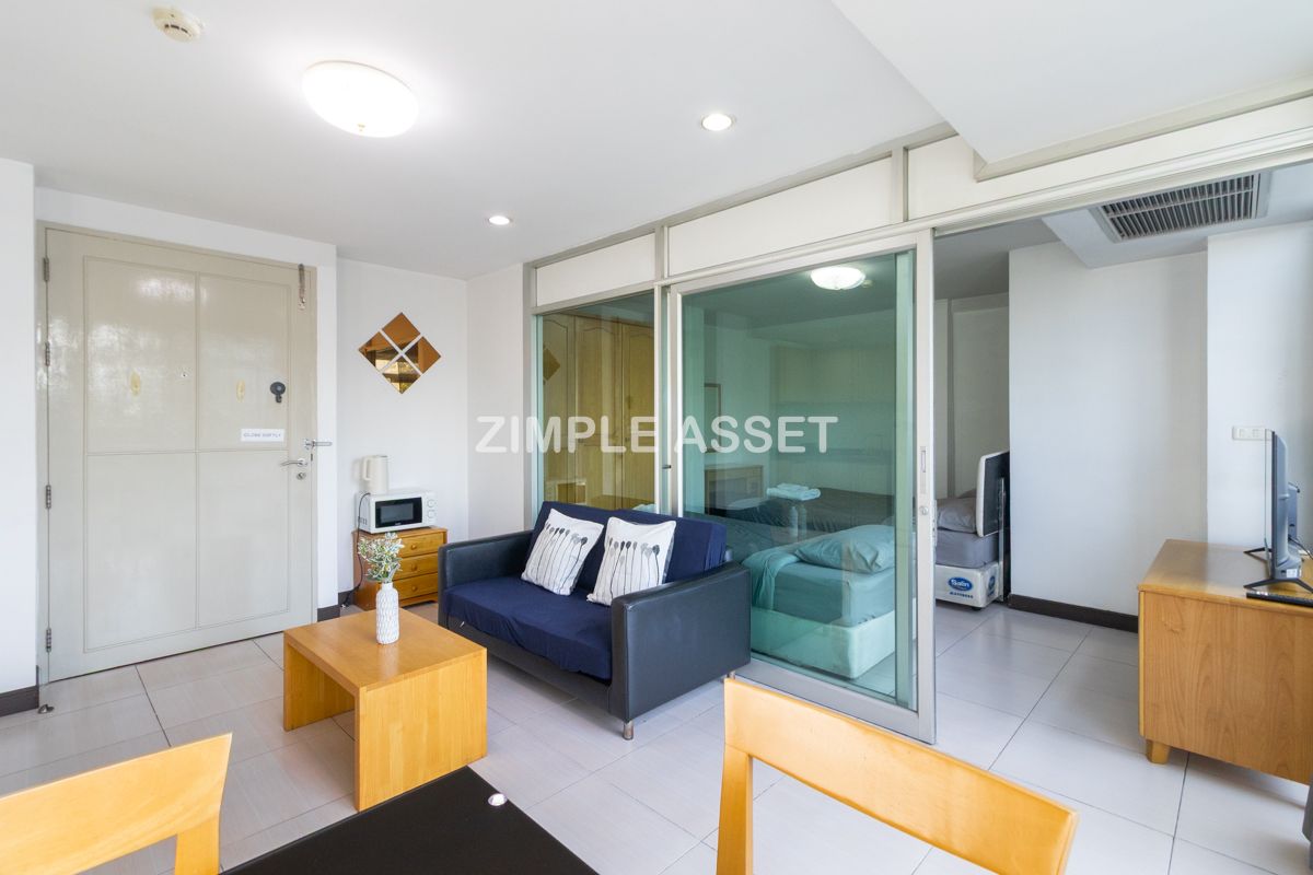 For RentPattanakan, Srinakarin : Line ID: @zimple_asset  Apartment style Condo on Srinakarin Road, Spacious and fully furnished rooms in a peaceful and secure environment, featuring a swimming pool. Conveniently located near MRT Hua Mak. Short-term rentals are also available.