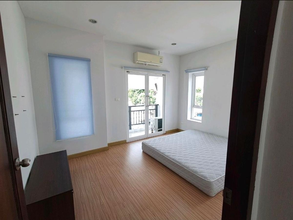 For RentHouseSukhumvit, Asoke, Thonglor : 🏠Luxury Modern Home for Rent – Ekkamai 12, Sukhumvit Prime Area🌟3.5-Storey Detached House | Fully Furnished | 3beds 📞 Contact 099 415 2664  