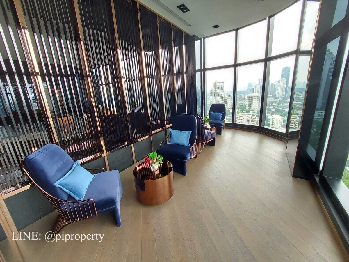 For RentCondoSukhumvit, Asoke, Thonglor : High floor river view 1Bedroom unit for rent in Ideo Q Sukhumvit 36.  Thonglor - Rama 4 lifestyle. Ready for moving in.