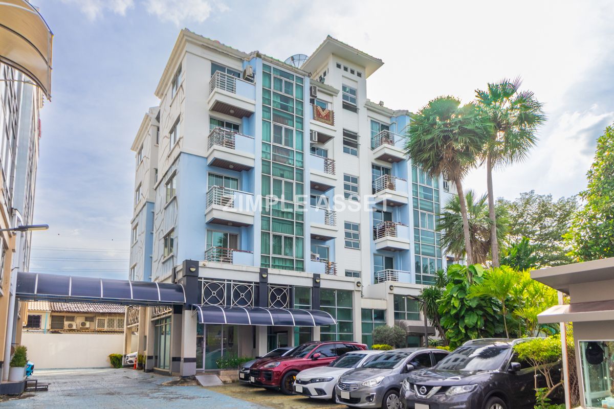 For RentPattanakan, Srinakarin : Line ID: @zimple_asset  Apartment style Condo on Srinakarin Road, Spacious and fully furnished rooms in a peaceful and secure environment, featuring a swimming pool. Conveniently located near MRT Hua Mak. Short-term rentals are also available.