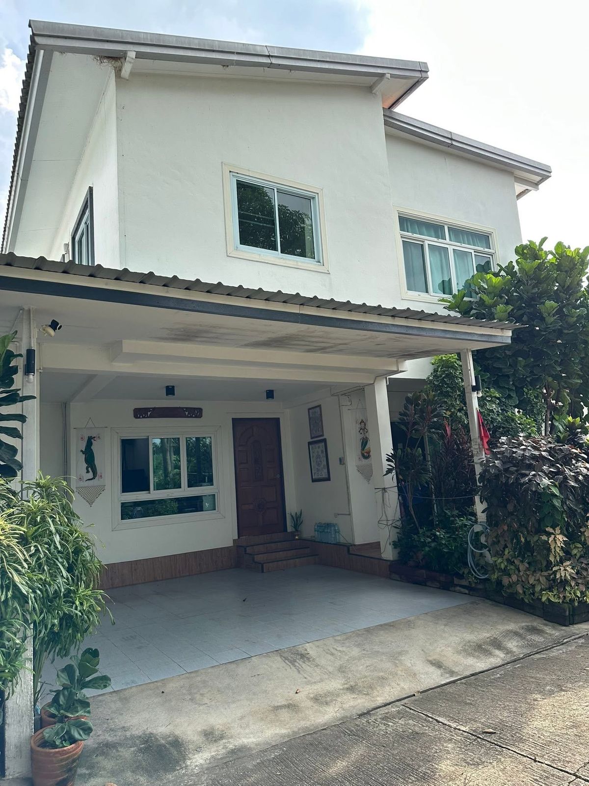 For SaleHousePathum Thani,Rangsit, Thammasat : Urgent sale! Single house 🔥 Baan Rattawan 2 🔥 Buy a 2-story single house and get a free Benz S 300! ‼️ House and car debt-free ✅️