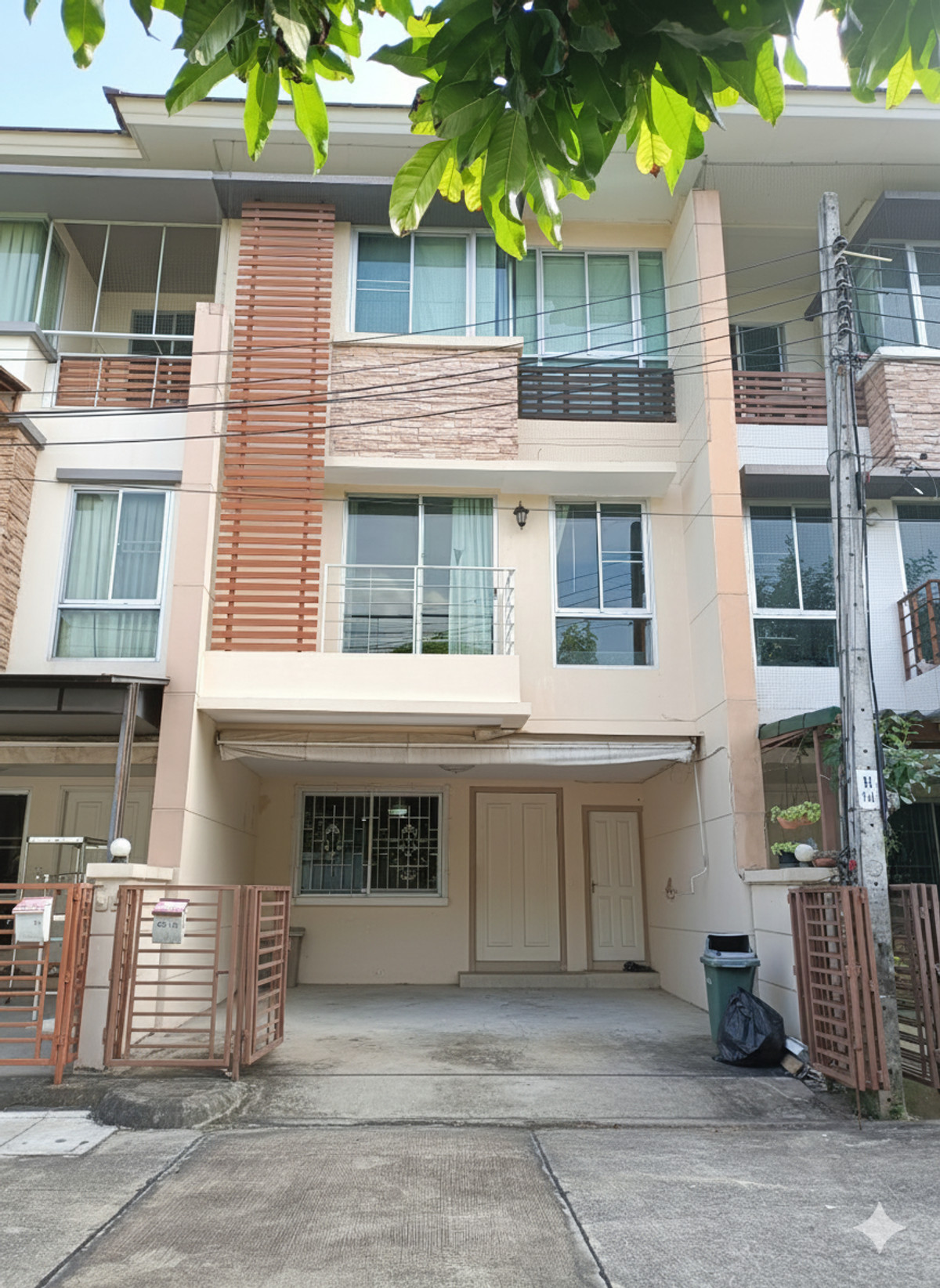 ให้เช่าทาวน์โฮมแจ้งวัฒนะ เมืองทอง : ขายทาวน์โฮมโครงการ พลัสซิตี้พาร์ค งามวงศ์วาน 25