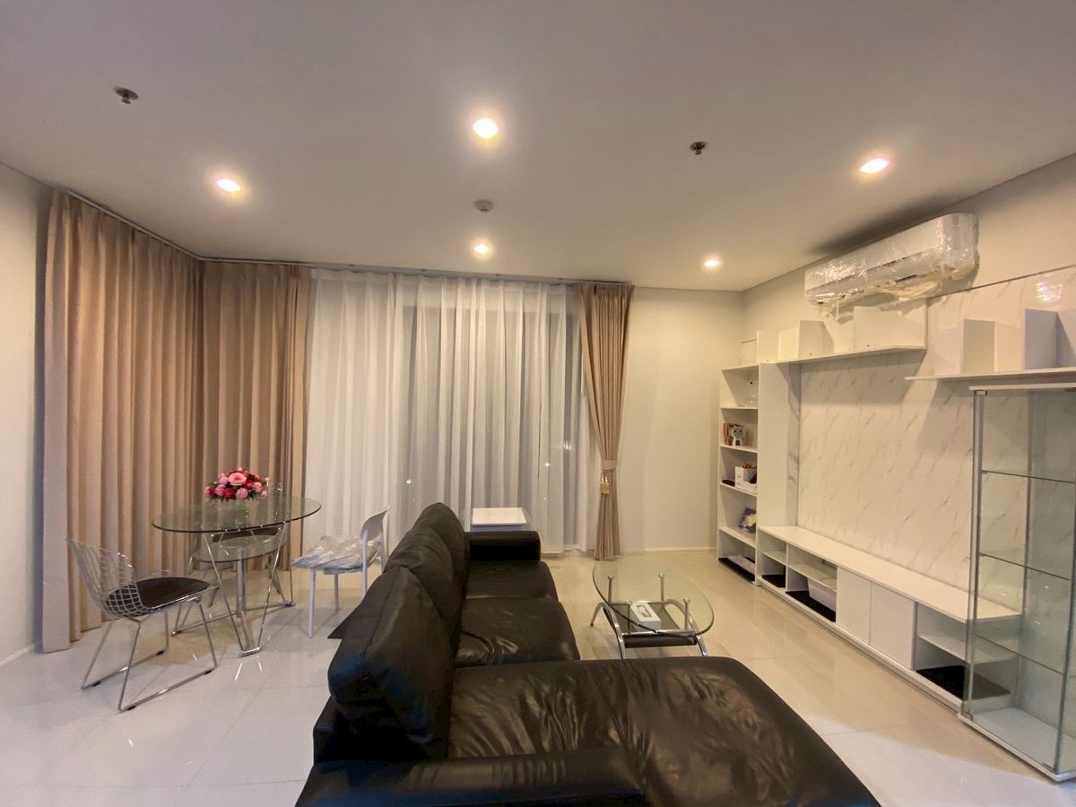 ให้เช่าคอนโดพระราม 9 เพชรบุรีตัดใหม่ RCA : ให้ เช่า ด่วน 2ห้องนอน 2ห้องน้ำ (ห้องใหม่พร้อมอยู่) Life Asoke