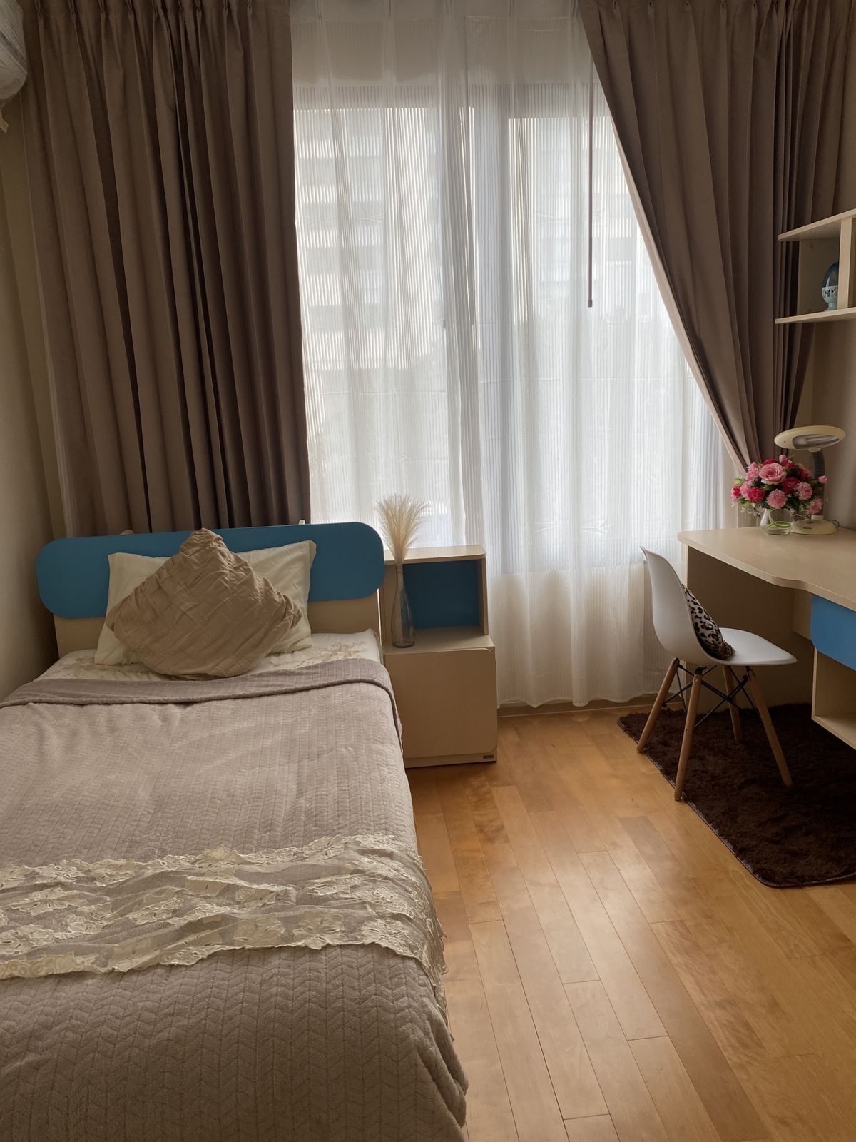 ให้เช่าคอนโดพระราม 9 เพชรบุรีตัดใหม่ RCA : ให้ เช่า ด่วน 2ห้องนอน 2ห้องน้ำ (ห้องใหม่พร้อมอยู่) Life Asoke