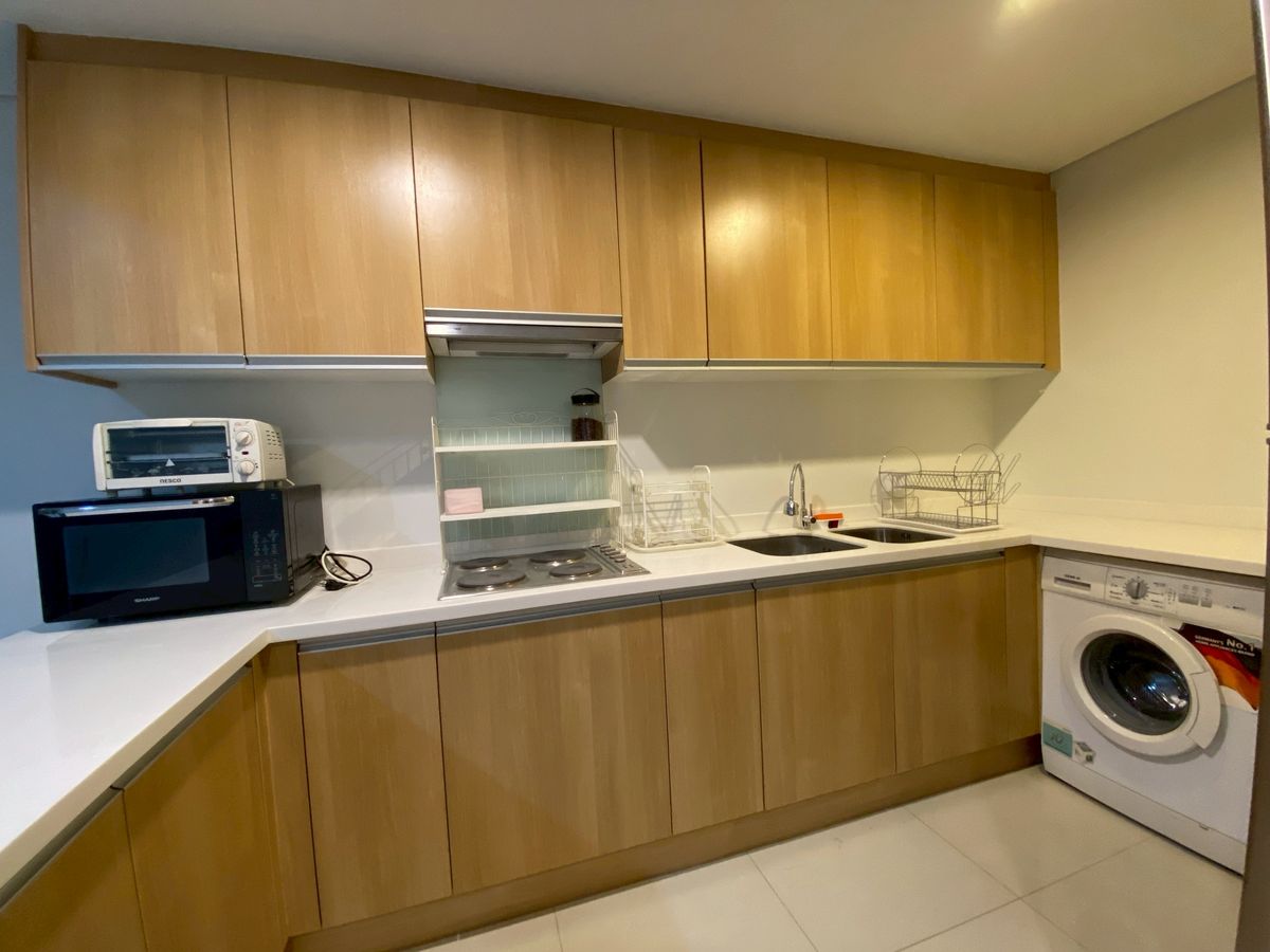 ให้เช่าคอนโดพระราม 9 เพชรบุรีตัดใหม่ RCA : ให้ เช่า ด่วน 2ห้องนอน 2ห้องน้ำ (ห้องใหม่พร้อมอยู่) Life Asoke