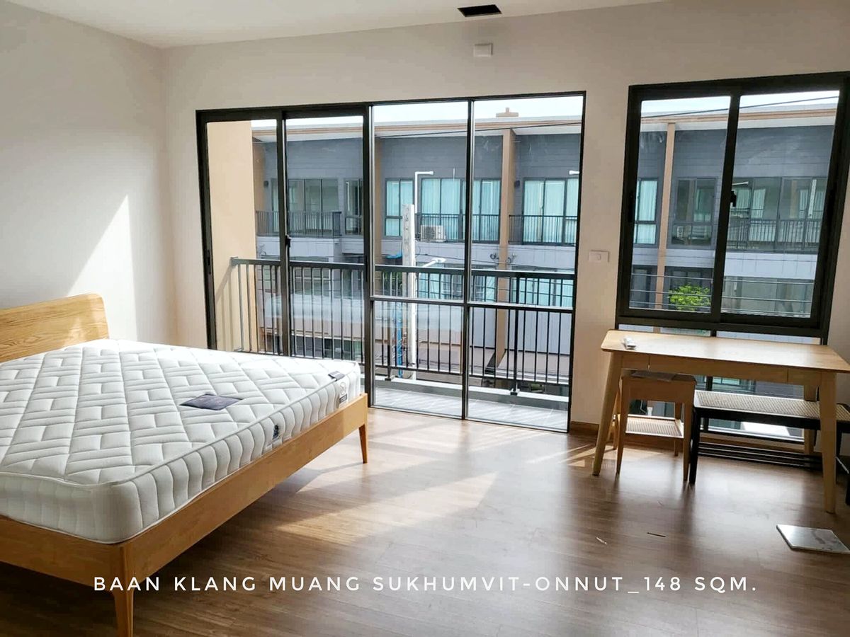 For RentTownhomeOnnut, Udomsuk : 🎉Townhome for rent Baan Klang Muang Sukhumvit-On Nut, 3 floors, near Seacon square, Paradise park, Suan Luang Rama 9, Suan Bueng Nong Suan.