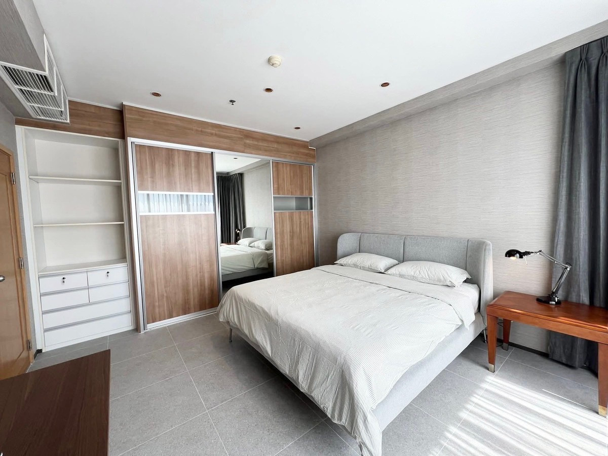 For SaleCondoSukhumvit, Asoke, Thonglor : The Emporio Place🍒✨ Best deal 1B 1B size 65 (only 14x,xxx/sq m) City view, Fully furnished, Very good conditioned, Sell 9.6 MB only‼️ (BTS Phrom Phong)