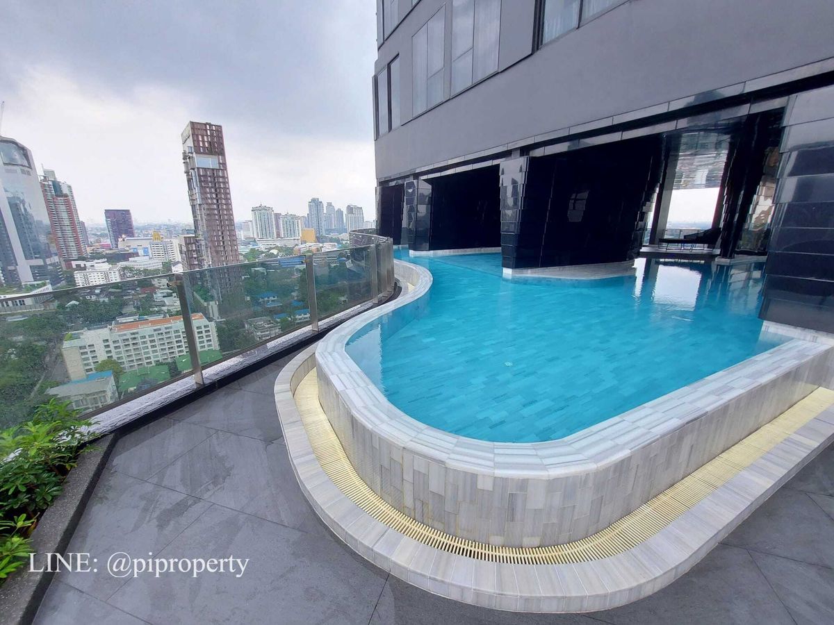 For RentCondoSukhumvit, Asoke, Thonglor : High floor river view 1Bedroom unit for rent in Ideo Q Sukhumvit 36.  Thonglor - Rama 4 lifestyle. Ready for moving in.