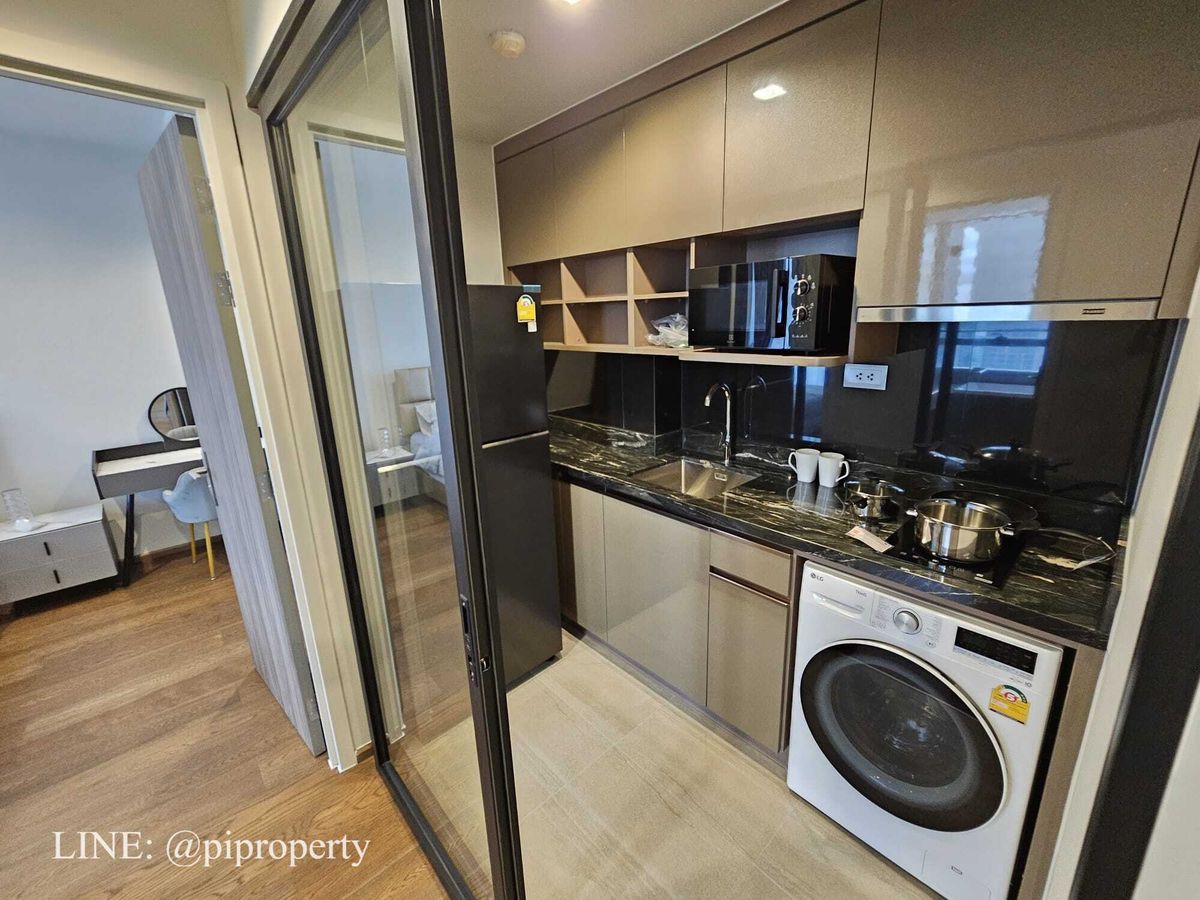 For RentCondoSukhumvit, Asoke, Thonglor : High floor river view 1Bedroom unit for rent in Ideo Q Sukhumvit 36.  Thonglor - Rama 4 lifestyle. Ready for moving in.