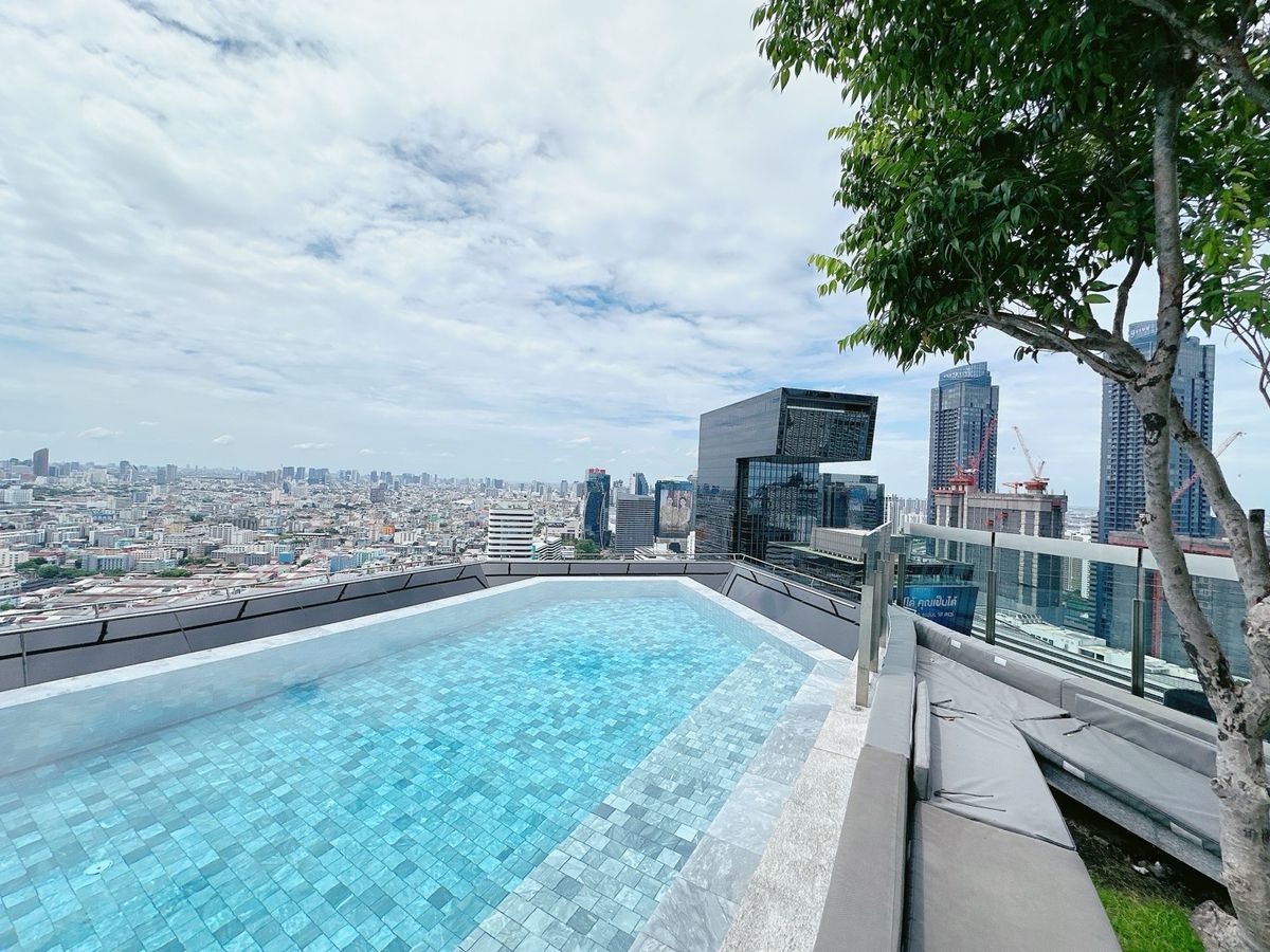 For SaleCondoRama9, Petchburi, RCA : New room from the project. Ready to move in, corner room, very beautiful view.
