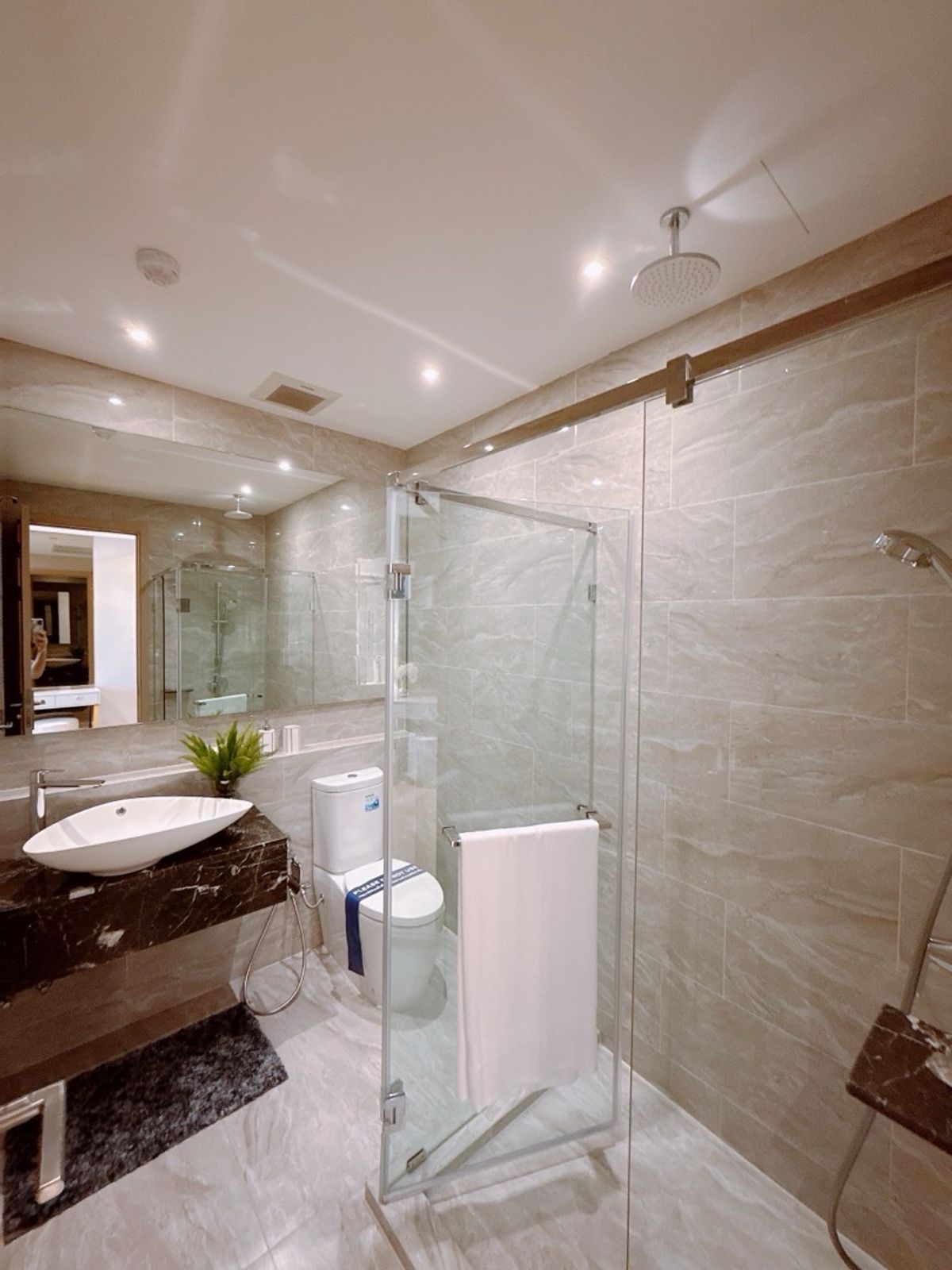 ขายคอนโดพระราม 9 เพชรบุรีตัดใหม่ RCA : 𝐀𝐒𝐇𝐓𝐎𝐍 𝐀𝐒𝐎𝐊𝐄 𝐑𝐀𝐌𝐀𝟗 𝑭𝒓𝒆𝒆 0 𝐁𝐚𝐡𝐭 ห้องใหม่จากโครงการ พร้อมเข้าอยู่ ห้องมุม วิวสวยมาก 