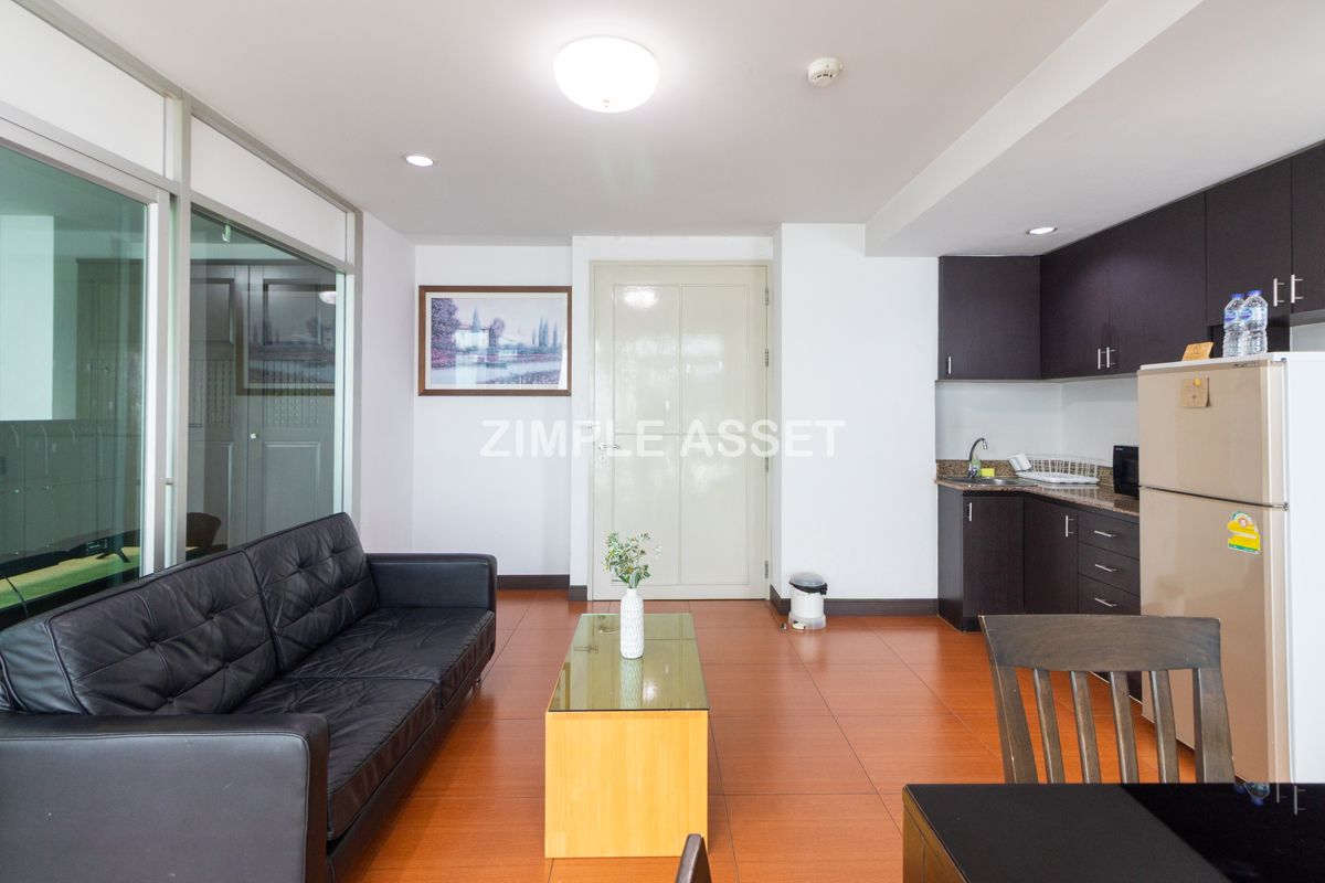 For RentPattanakan, Srinakarin : Line ID: @zimple_asset  Apartment style Condo on Srinakarin Road, Spacious and fully furnished rooms in a peaceful and secure environment, featuring a swimming pool. Conveniently located near MRT Hua Mak. Short-term rentals are also available.