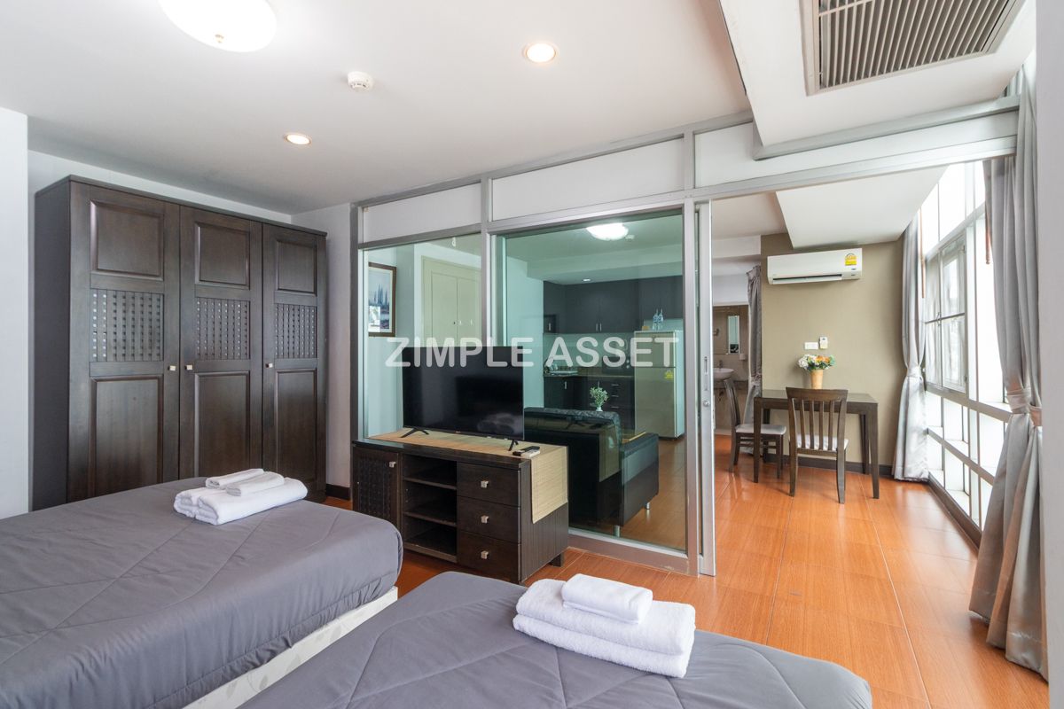 For RentPattanakan, Srinakarin : Line ID: @zimple_asset  Apartment style Condo on Srinakarin Road, Spacious and fully furnished rooms in a peaceful and secure environment, featuring a swimming pool. Conveniently located near MRT Hua Mak. Short-term rentals are also available.