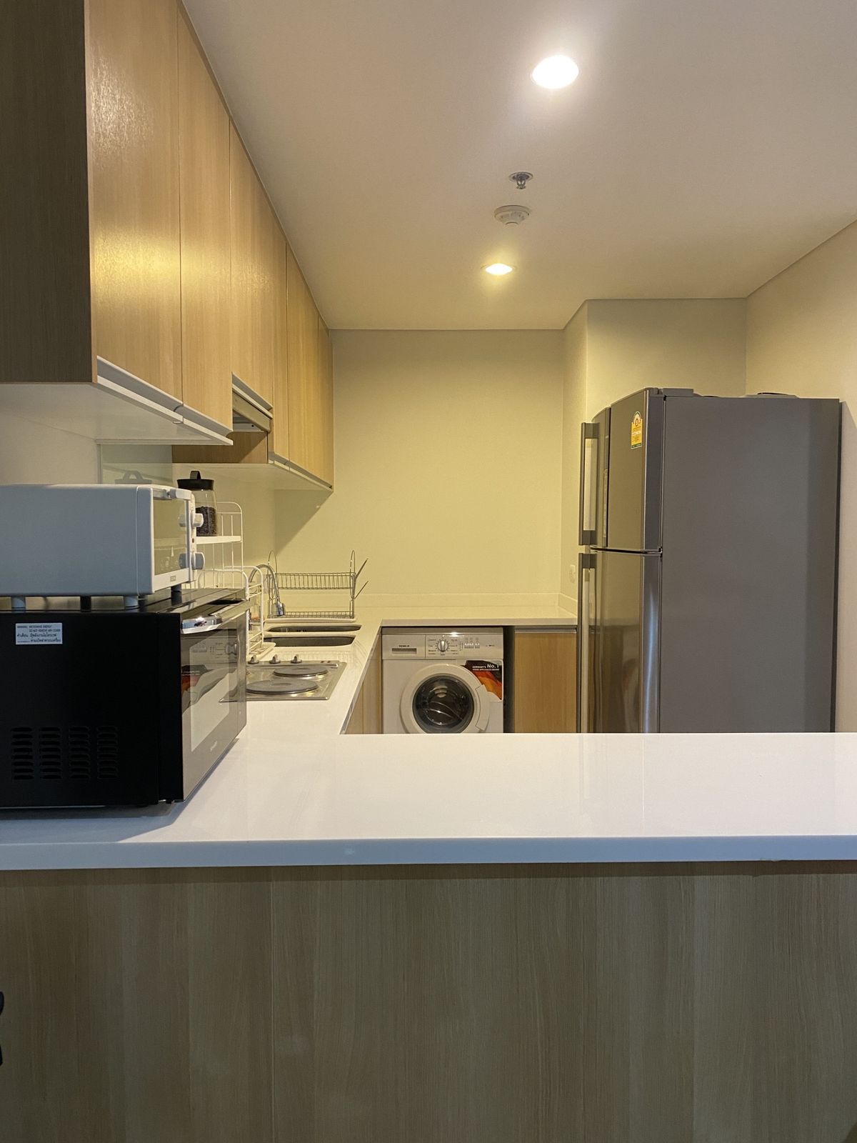 ให้เช่าคอนโดพระราม 9 เพชรบุรีตัดใหม่ RCA : ให้ เช่า ด่วน 2ห้องนอน 2ห้องน้ำ (ห้องใหม่พร้อมอยู่) Life Asoke