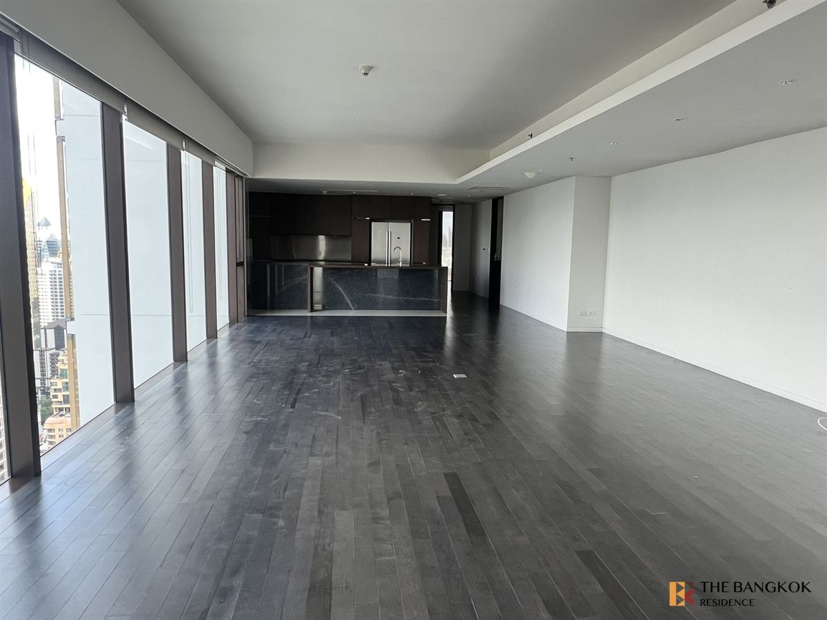 For RentCondoWitthayu, Chidlom, Langsuan, Ploenchit :   Hansar Residences Bangkok ✨ Spacious Unit with Sport Club View 🌳 Near BTS Ratchadamri  