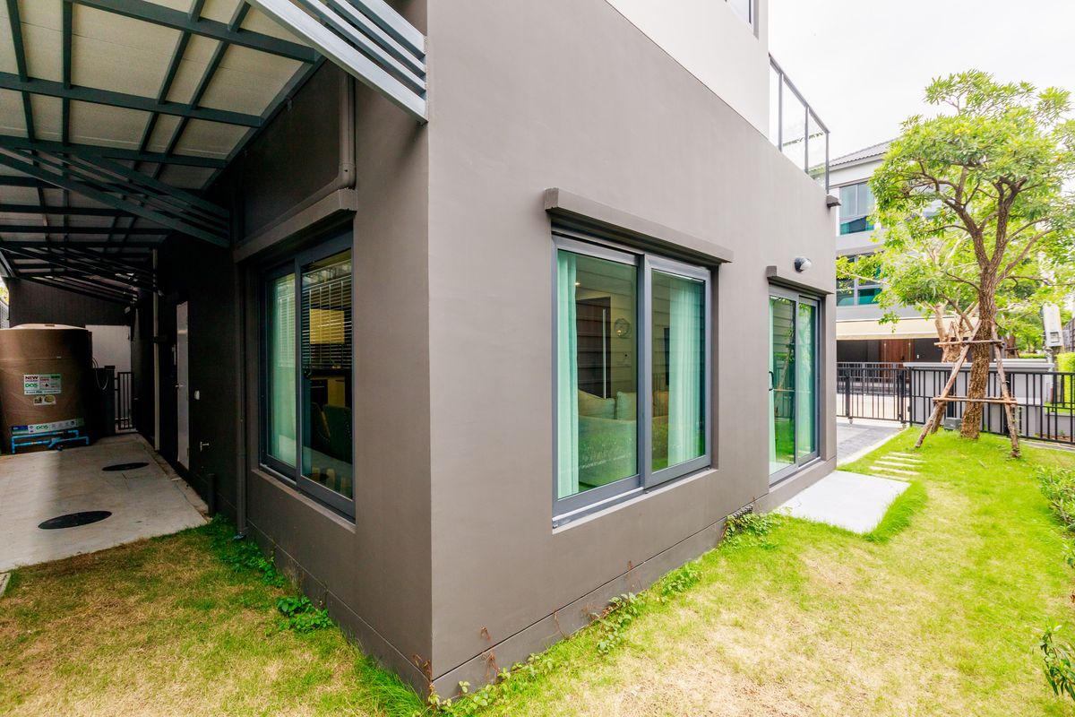 ให้เช่าบางนา แบริ่ง ลาซาล : ให้เช่าบ้านหรู บ้านกลางกลางเมือง The Edition บางนา (Rt-01)  