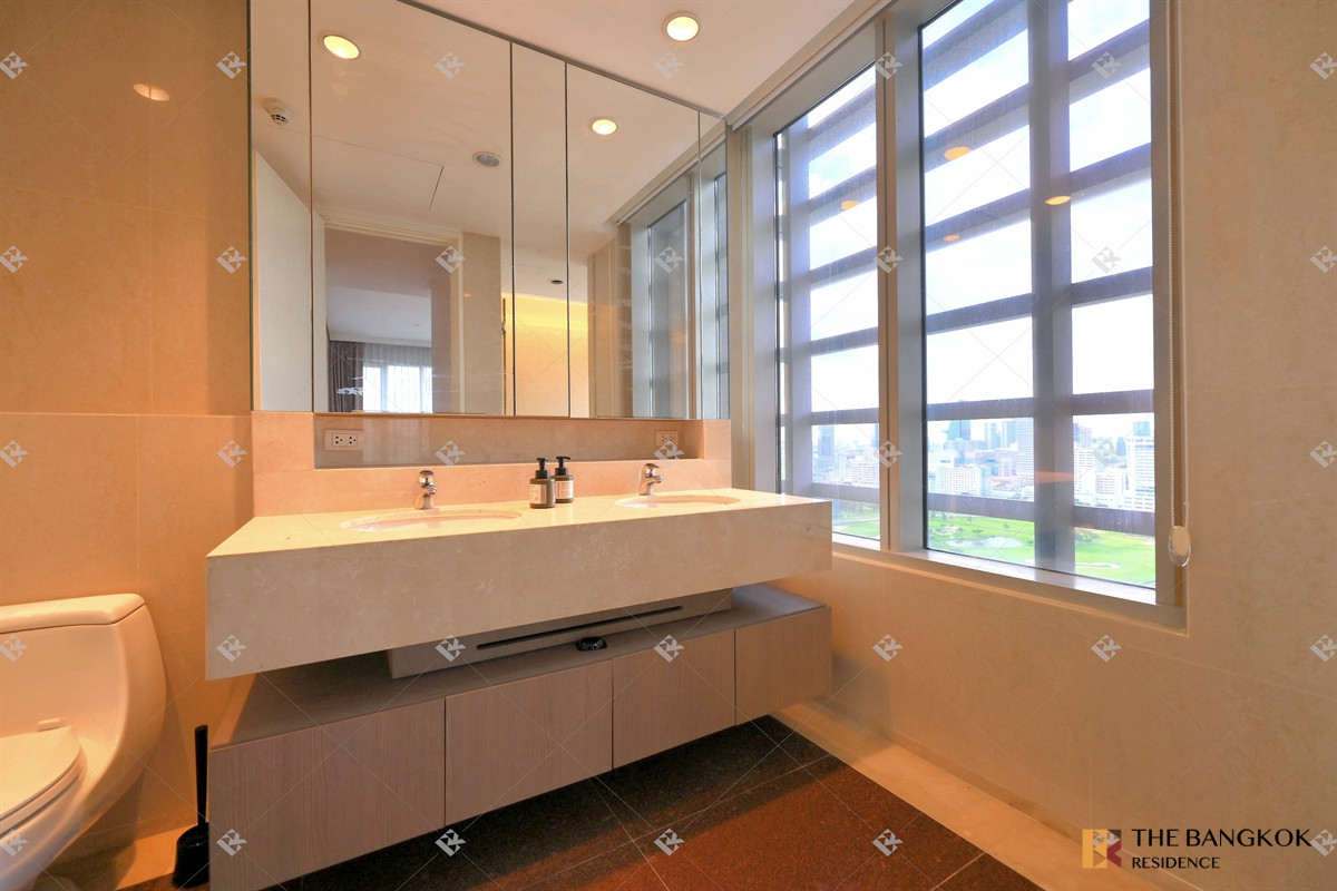 For RentCondoWitthayu, Chidlom, Langsuan, Ploenchit : 185 Rajadamri 💎 Private Living with Premium Project in Prefect Location ⚡ Near BTS Ratchadamri