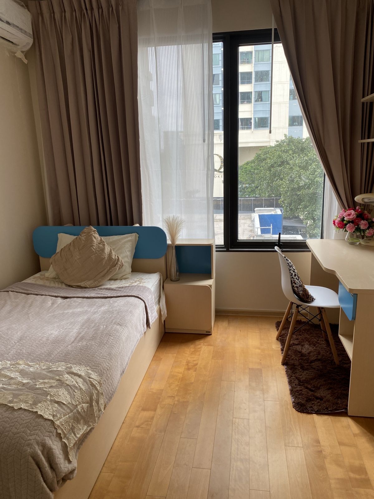 ให้เช่าคอนโดพระราม 9 เพชรบุรีตัดใหม่ RCA : ให้ เช่า ด่วน 2ห้องนอน 2ห้องน้ำ (ห้องใหม่พร้อมอยู่) Life Asoke