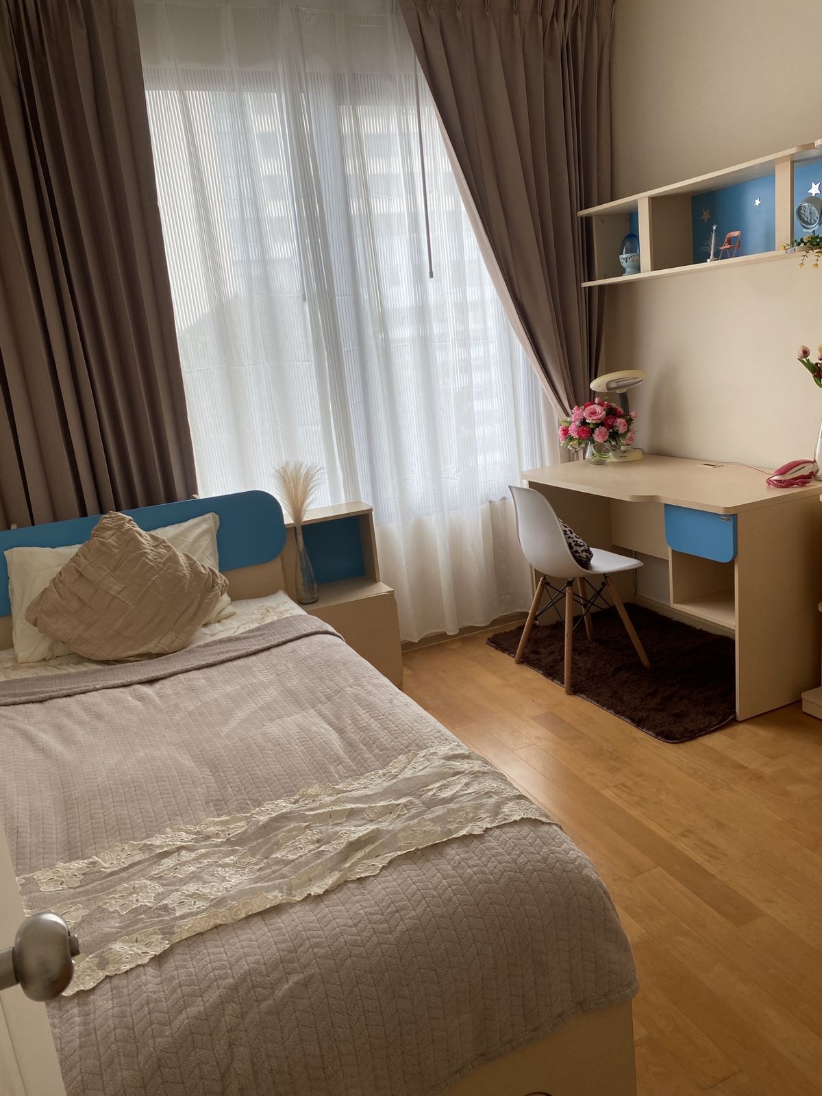 ให้เช่าคอนโดพระราม 9 เพชรบุรีตัดใหม่ RCA : ให้ เช่า ด่วน 2ห้องนอน 2ห้องน้ำ (ห้องใหม่พร้อมอยู่) Life Asoke