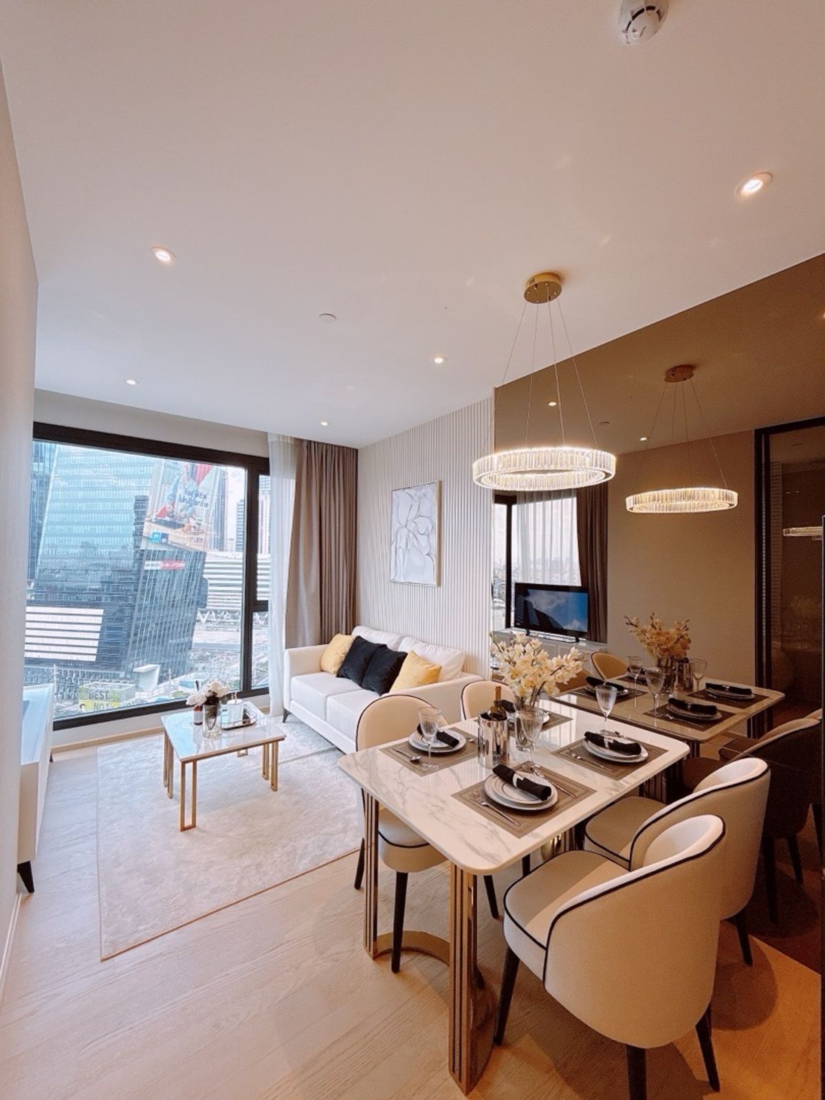 ขายคอนโดพระราม 9 เพชรบุรีตัดใหม่ RCA : 𝐀𝐒𝐇𝐓𝐎𝐍 𝐀𝐒𝐎𝐊𝐄 𝐑𝐀𝐌𝐀𝟗 𝑭𝒓𝒆𝒆 0 𝐁𝐚𝐡𝐭 ห้องใหม่จากโครงการ พร้อมเข้าอยู่ ห้องมุม วิวสวยมาก 