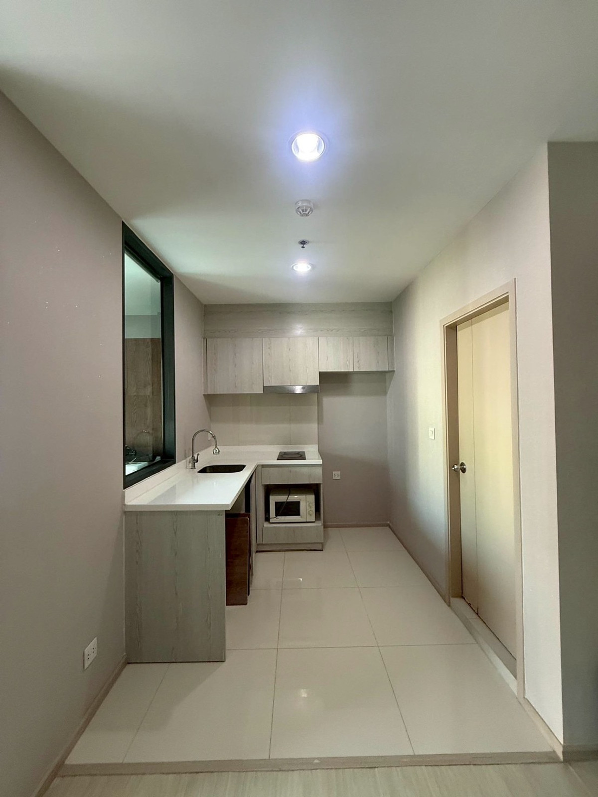 ให้เช่าคอนโดปิ่นเกล้า จรัญสนิทวงศ์ : 🚆คอนโด mrt บางยี่ขัน🚆 ให้เช่า ไลฟ์ ปิ่นเกล้า ✨