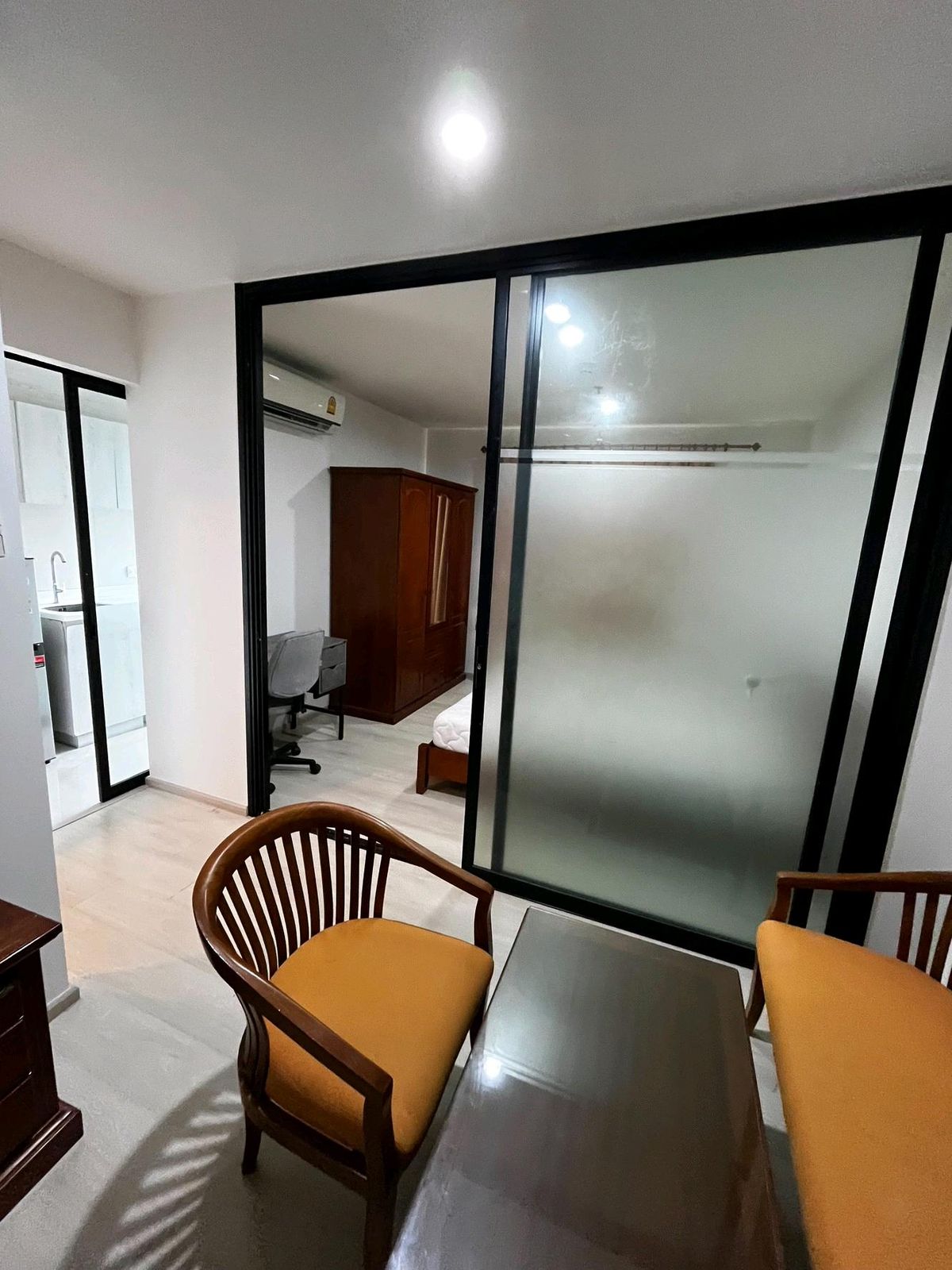 For RentCondoRama9, Petchburi, RCA : For urgent rent, very good price! Life Asoke