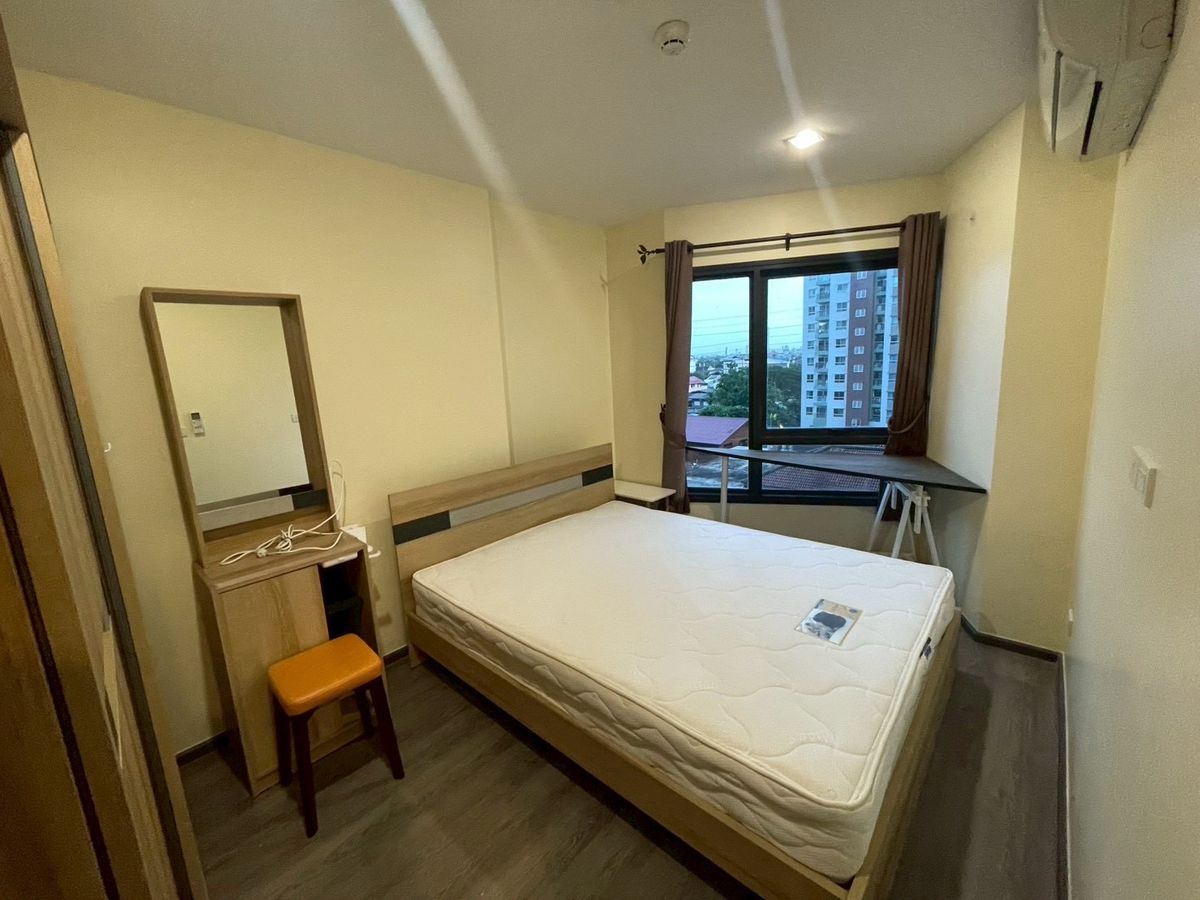 For SaleCondoPattanakan, Srinakarin : Condo in a prime location with tenants: Rich Park Triple Station – a great opportunity that shouldnt be missed!  Beautiful room, 6th floor, just the right size, area 26.5 sq m., 1 bedroom, 1 bathroom, 1 living room, fully decorated with good furniture and