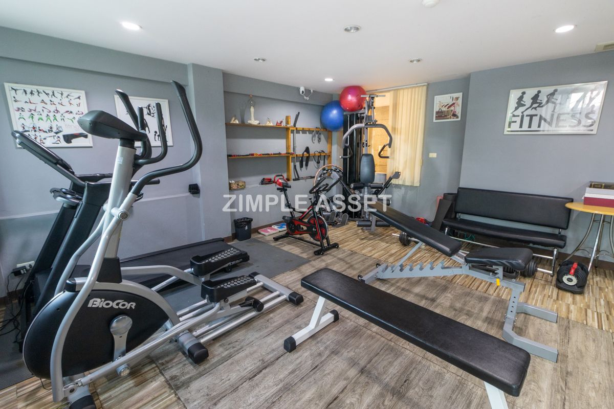 For RentPattanakan, Srinakarin : Line ID: @zimple_asset  Apartment style Condo on Srinakarin Road, Spacious and fully furnished rooms in a peaceful and secure environment, featuring a swimming pool. Conveniently located near MRT Hua Mak. Short-term rentals are also available.