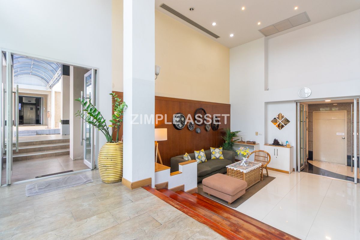 For RentPattanakan, Srinakarin : Line ID: @zimple_asset  Apartment style Condo on Srinakarin Road, Spacious and fully furnished rooms in a peaceful and secure environment, featuring a swimming pool. Conveniently located near MRT Hua Mak. Short-term rentals are also available.