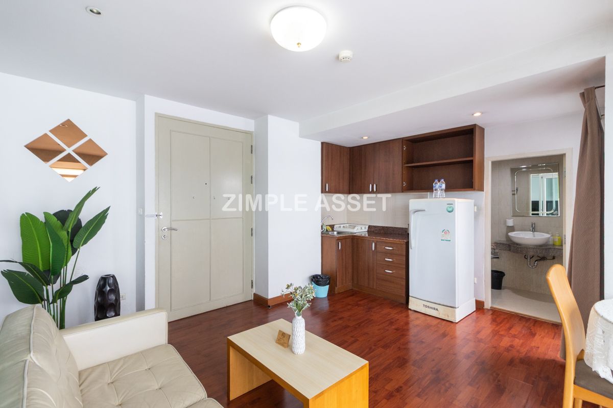 For RentPattanakan, Srinakarin : Line ID: @zimple_asset  Apartment style Condo on Srinakarin Road, Spacious and fully furnished rooms in a peaceful and secure environment, featuring a swimming pool. Conveniently located near MRT Hua Mak. Short-term rentals are also available.