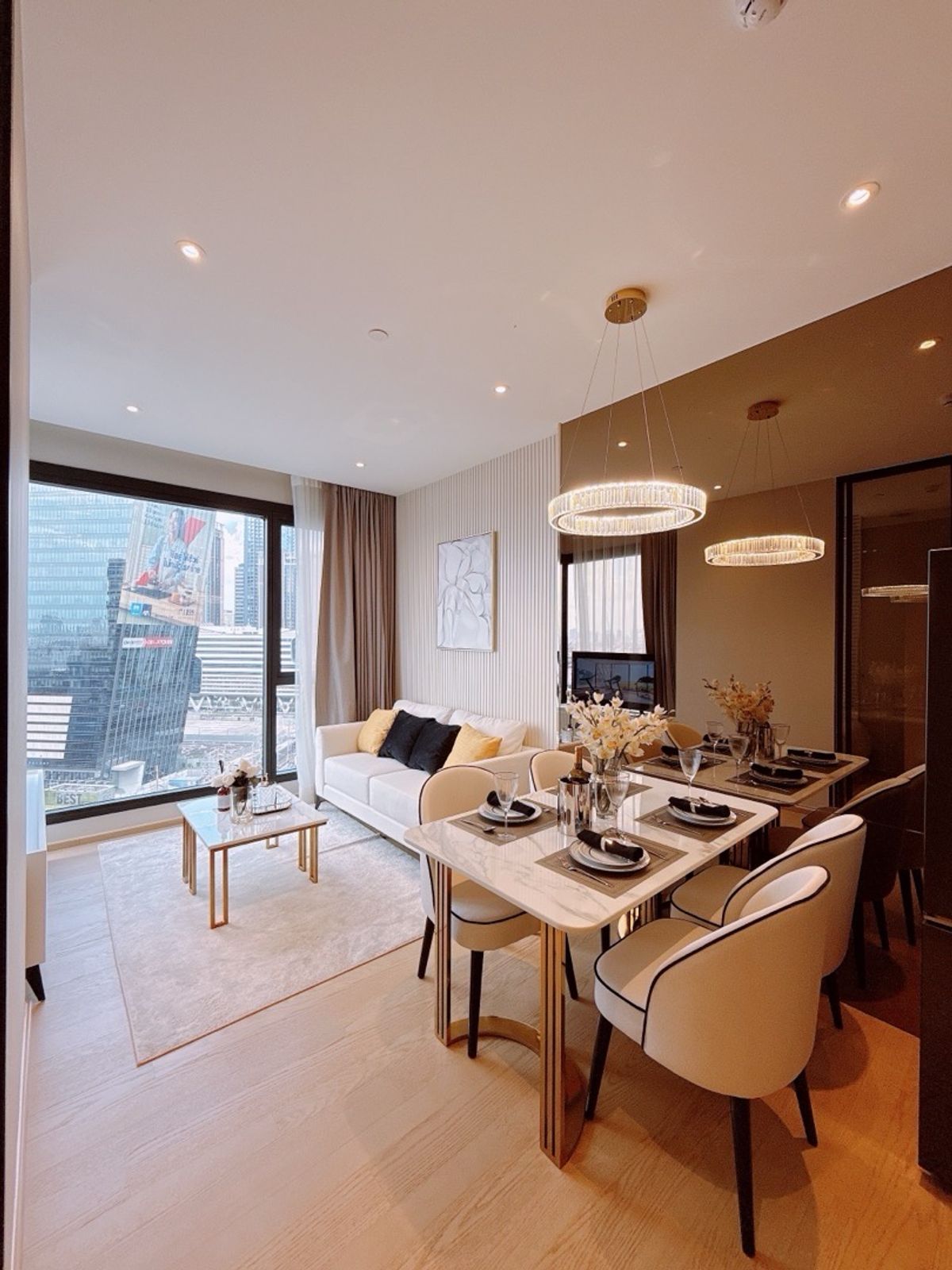 ขายคอนโดพระราม 9 เพชรบุรีตัดใหม่ RCA : 𝐀𝐒𝐇𝐓𝐎𝐍 𝐀𝐒𝐎𝐊𝐄 𝐑𝐀𝐌𝐀𝟗 𝑭𝒓𝒆𝒆 0 𝐁𝐚𝐡𝐭 ห้องใหม่จากโครงการ พร้อมเข้าอยู่ ห้องมุม วิวสวยมาก 