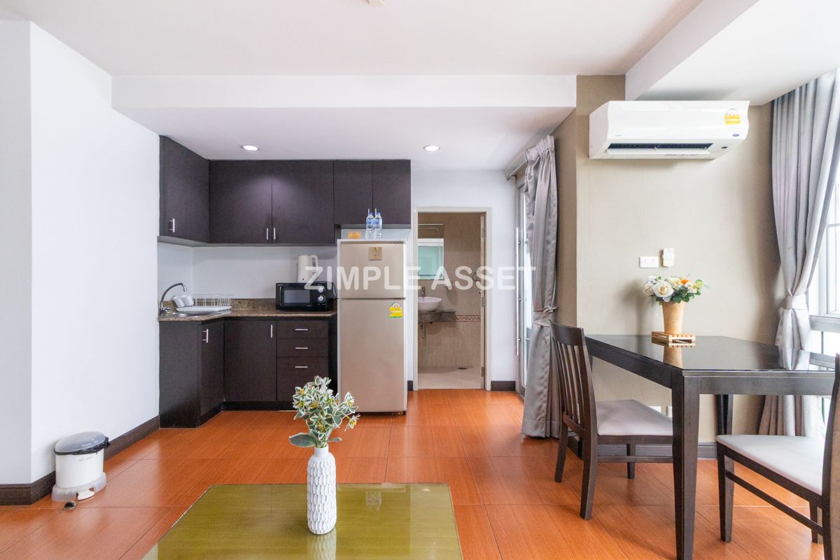 For RentPattanakan, Srinakarin : Line ID: @zimple_asset  Apartment style Condo on Srinakarin Road, Spacious and fully furnished rooms in a peaceful and secure environment, featuring a swimming pool. Conveniently located near MRT Hua Mak. Short-term rentals are also available.