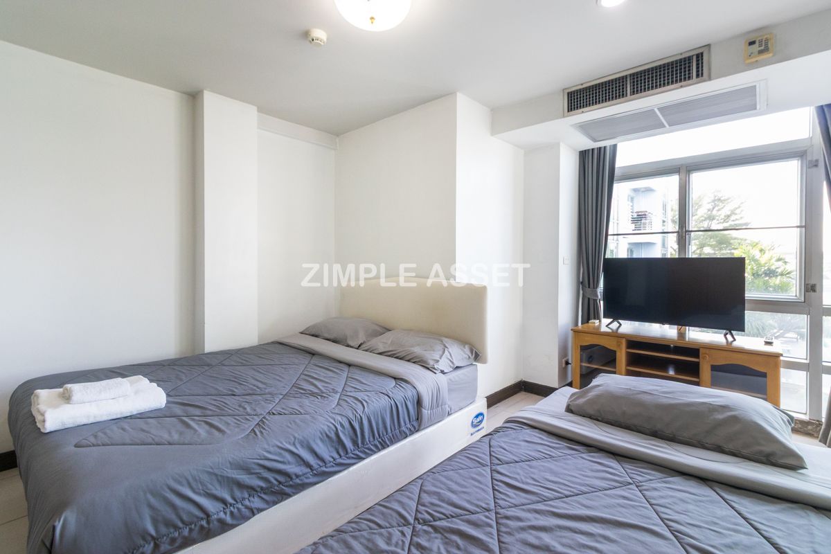 For RentPattanakan, Srinakarin : Line ID: @zimple_asset  Apartment style Condo on Srinakarin Road, Spacious and fully furnished rooms in a peaceful and secure environment, featuring a swimming pool. Conveniently located near MRT Hua Mak. Short-term rentals are also available.