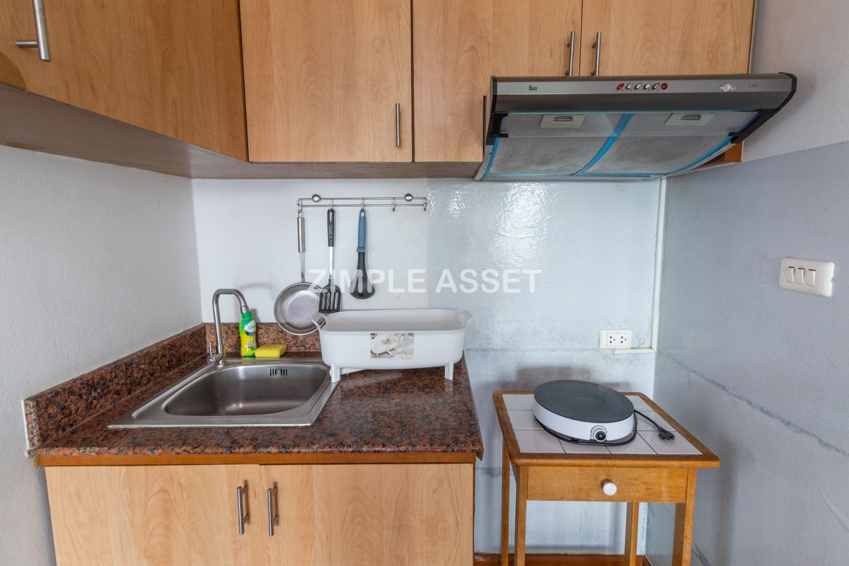 For RentPattanakan, Srinakarin : Line ID: @zimple_asset  Apartment style Condo on Srinakarin Road, Spacious and fully furnished rooms in a peaceful and secure environment, featuring a swimming pool. Conveniently located near MRT Hua Mak. Short-term rentals are also available.