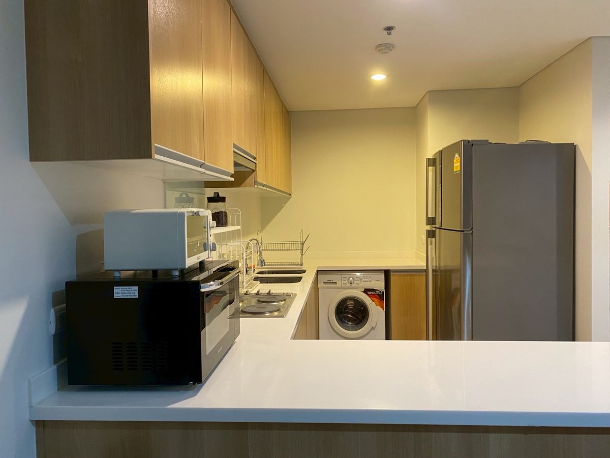 ให้เช่าคอนโดพระราม 9 เพชรบุรีตัดใหม่ RCA : ให้ เช่า ด่วน 2ห้องนอน 2ห้องน้ำ (ห้องใหม่พร้อมอยู่) Life Asoke