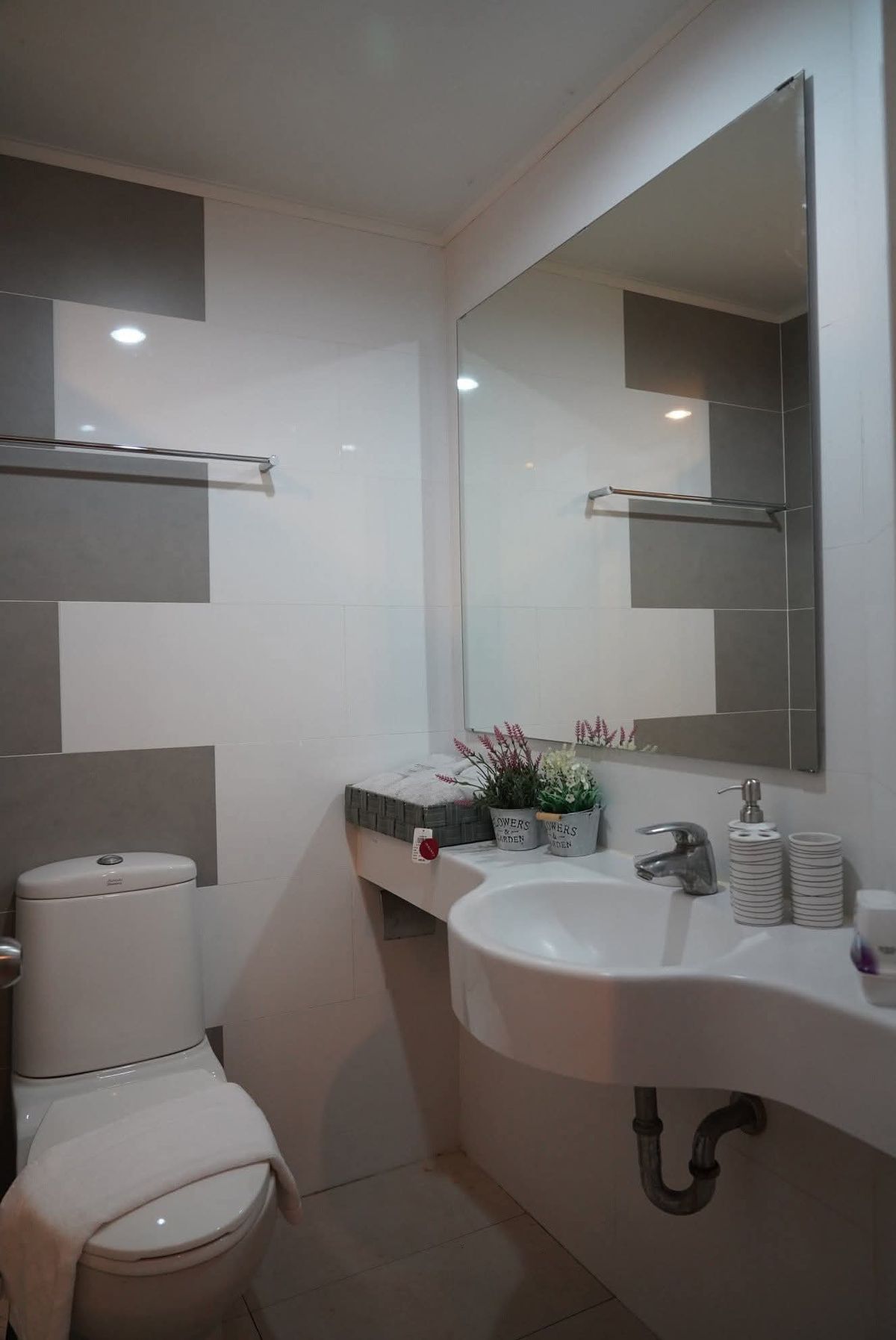 For RentCondoKhlongtoei, Kluaynamthai : For rent ✨ Lumpini Place Rama 4 - Kluaynamthai ✨ Fully furnished and equipped, near BTS Ekkamai